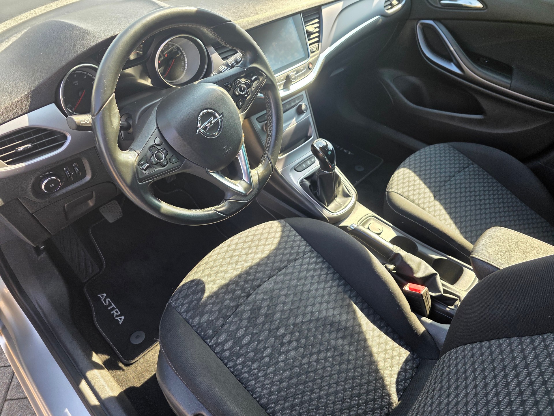 OPEL Astra Sports Tourer 1.4i Turbo Dynamic-image-12