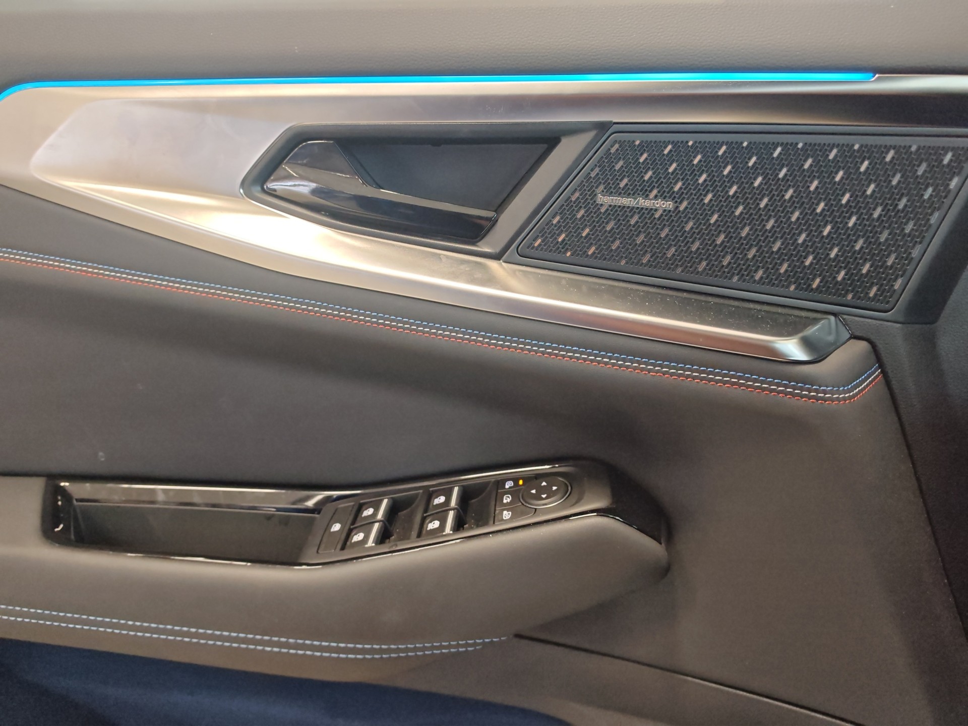 RENAULT Rafale 1.2 E-Tech Hybrid 200 Esprit Alpine-image-23