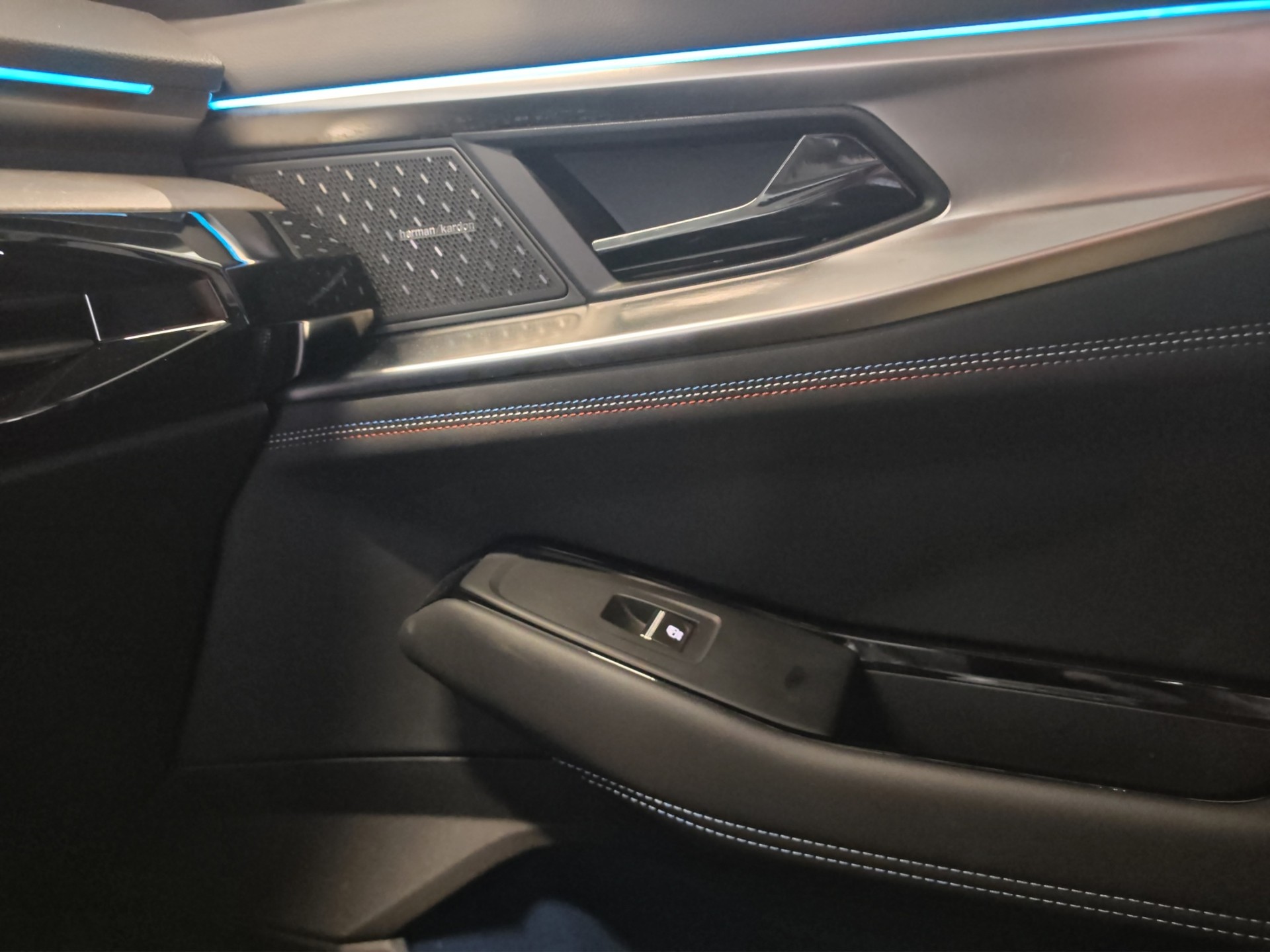 RENAULT Rafale 1.2 E-Tech Hybrid 200 Esprit Alpine-image-24