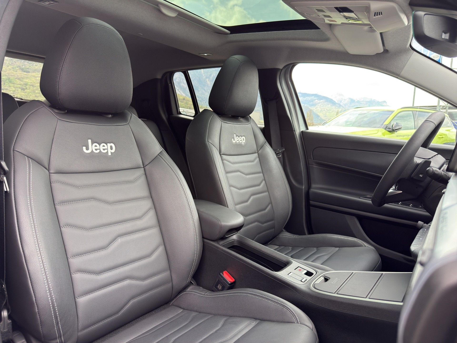 JEEP Avenger 1.2 Turbo MHEV Summit Sky-image-15