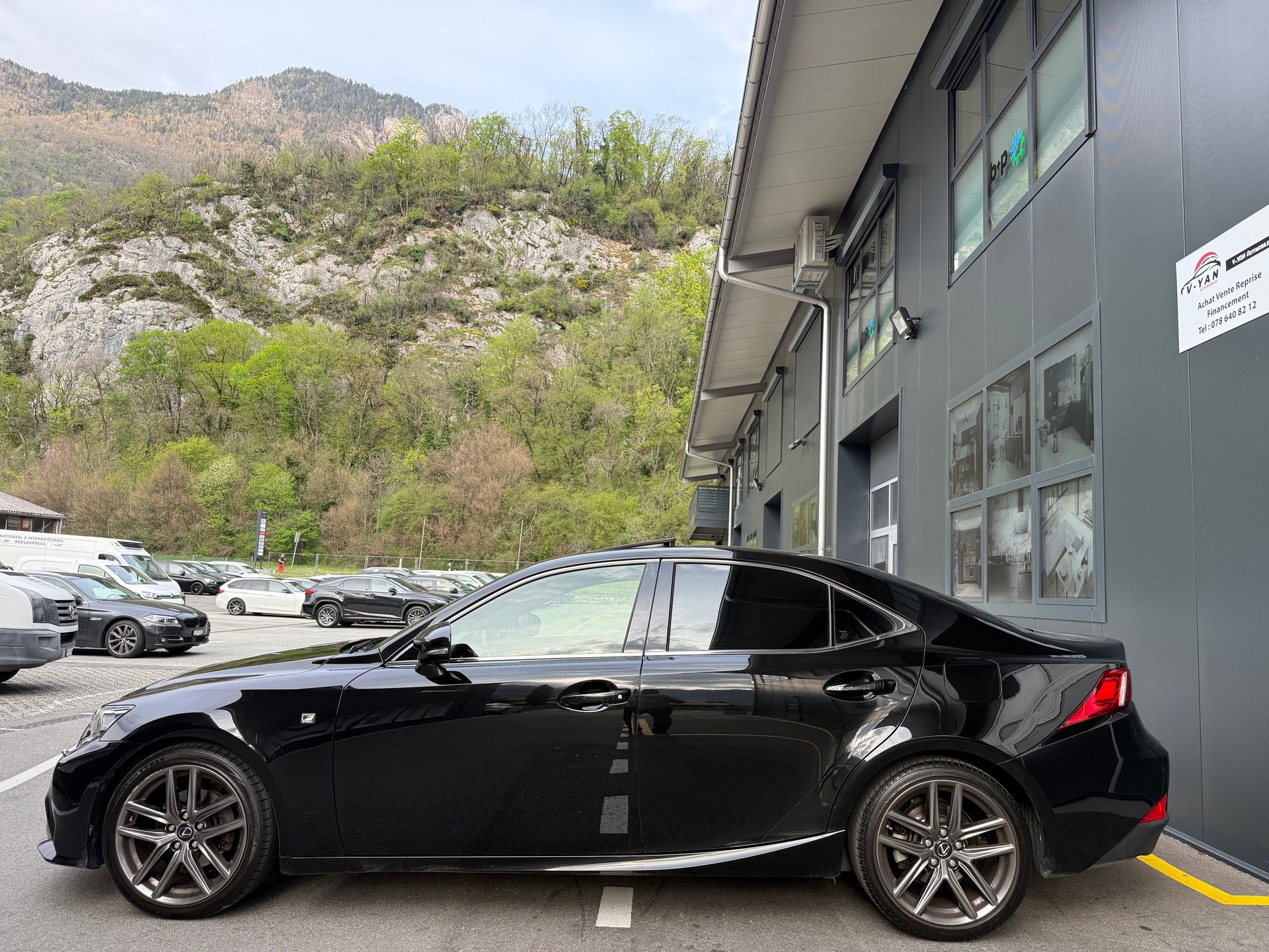 LEXUS IS 250 F-Sport Automatic-image-3