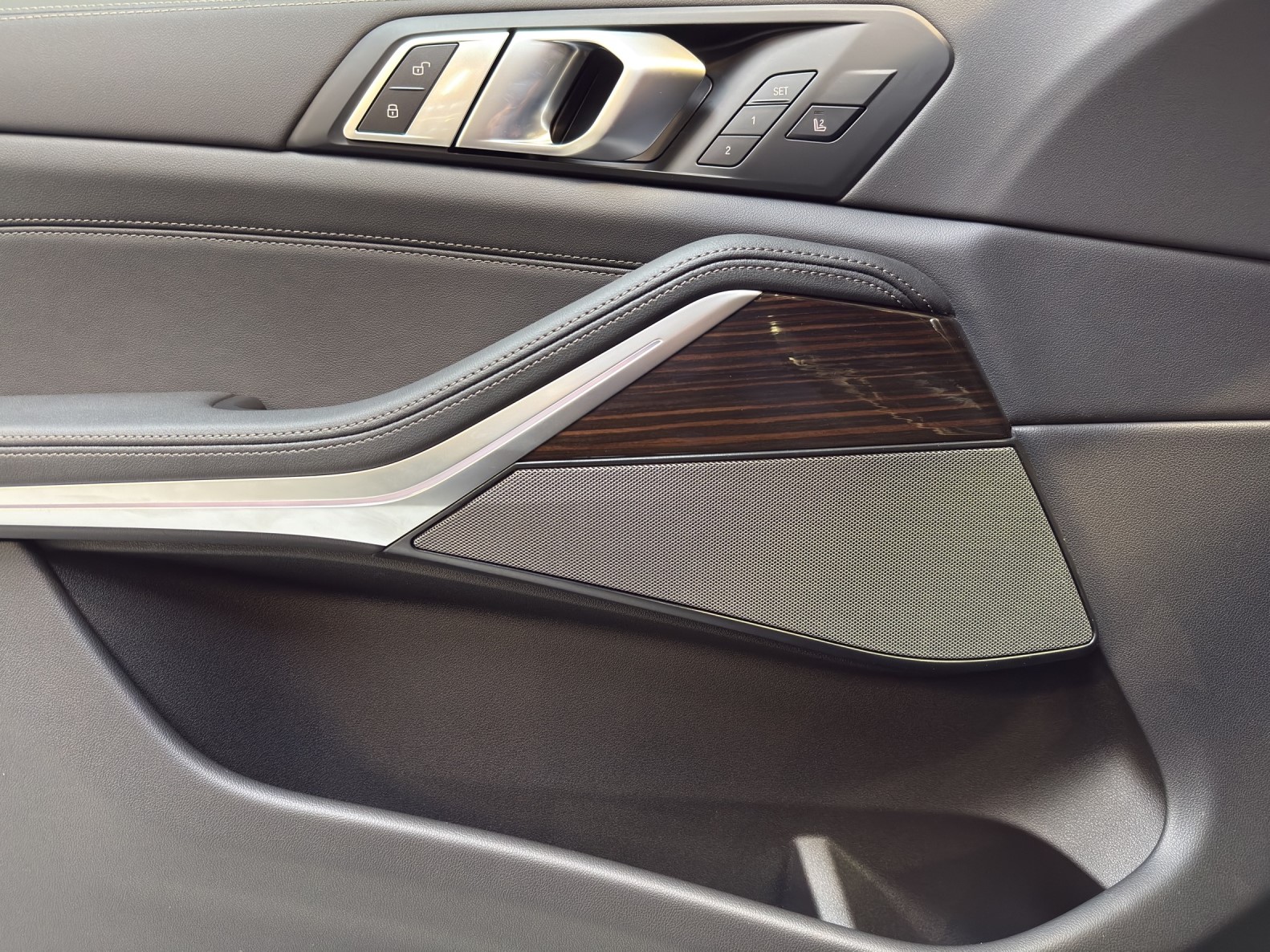 BMW X5 xDrive 48V 30d M Sport Pro Steptronic-image-14