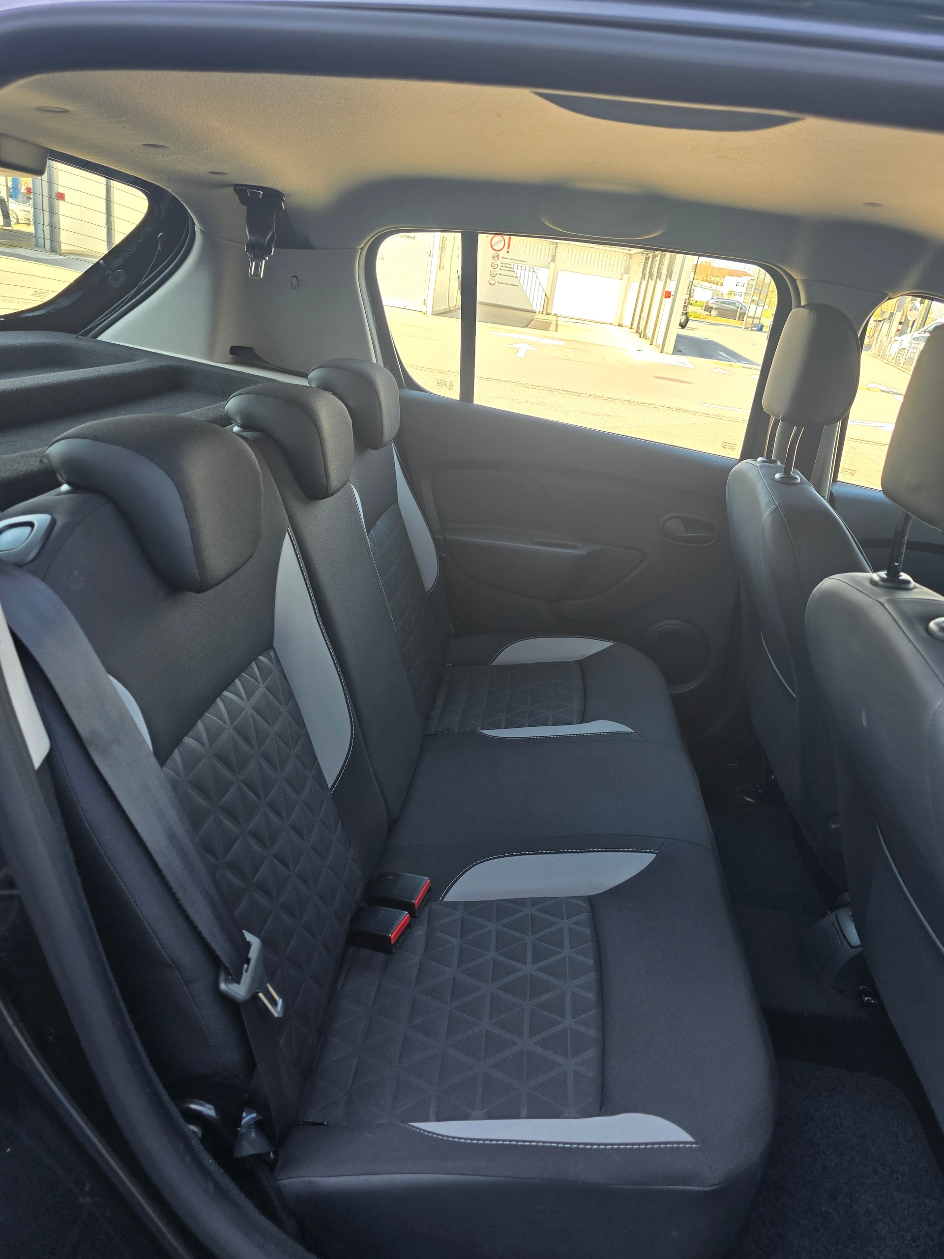 DACIA Sandero Tce 90 Stepway Ambiance-image-13