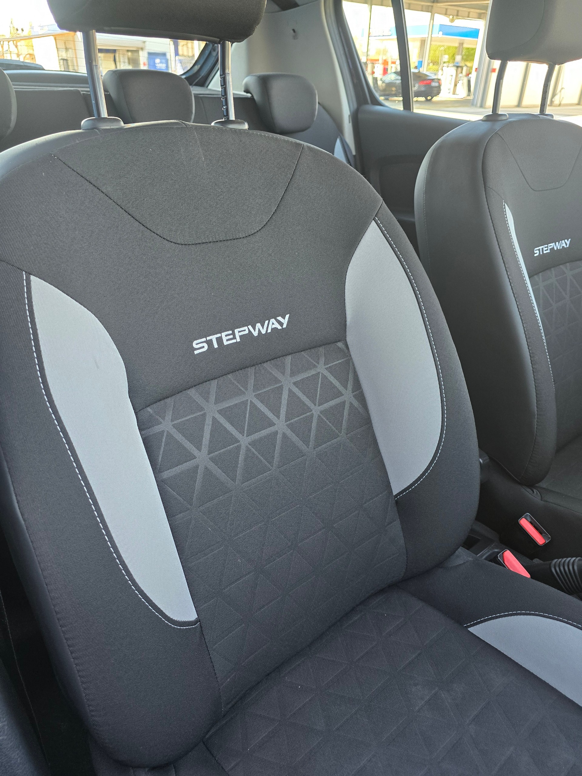 DACIA Sandero Tce 90 Stepway Ambiance-image-12