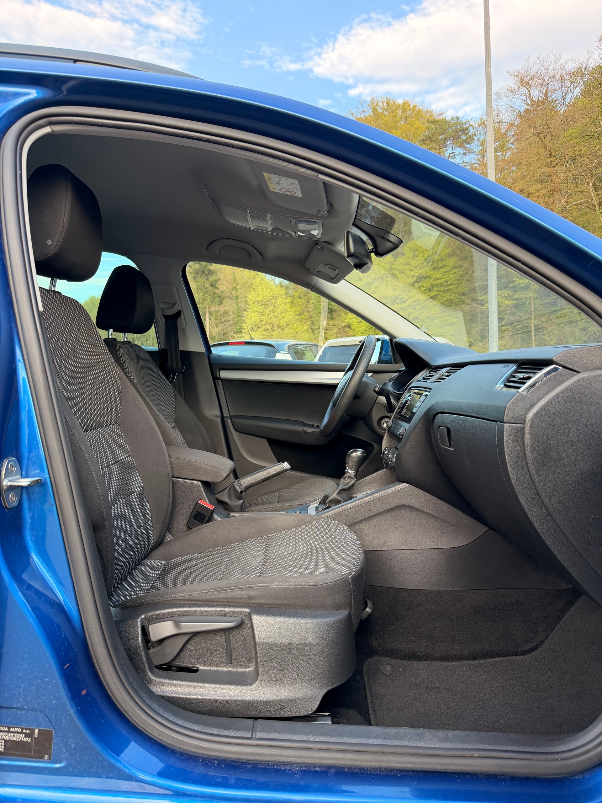 SKODA Octavia Combi 1.6 TDI Ambition 4x4-image-10