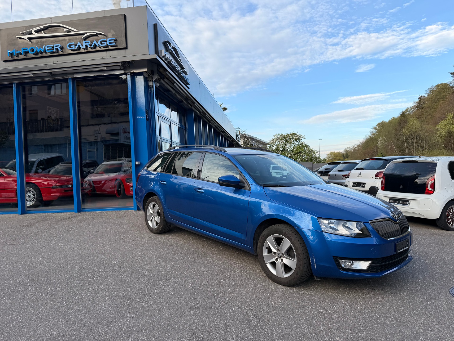 SKODA Octavia Combi 1.6 TDI Ambition 4x4-image-1