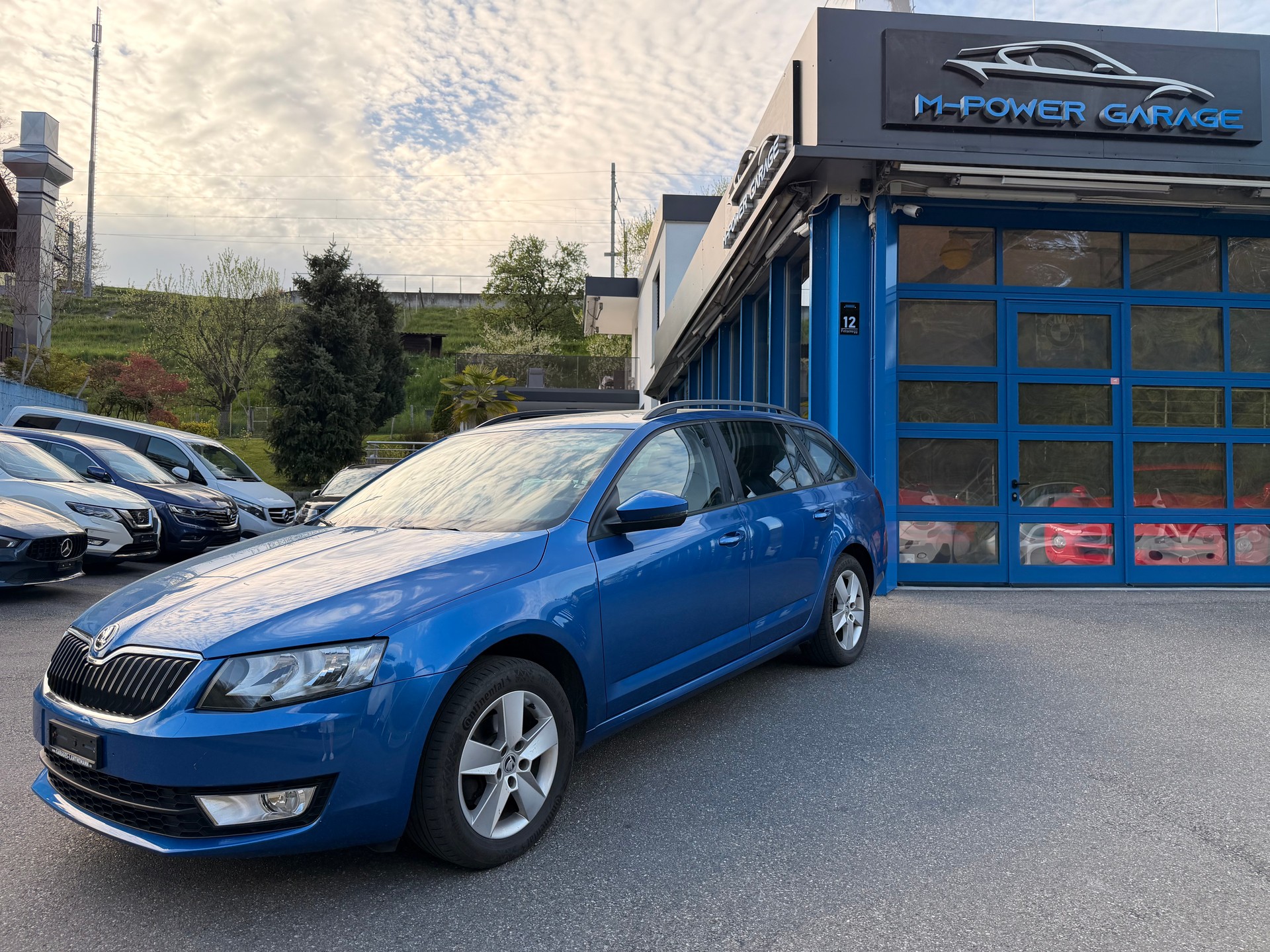 SKODA Octavia Combi 1.6 TDI Ambition 4x4-image-0
