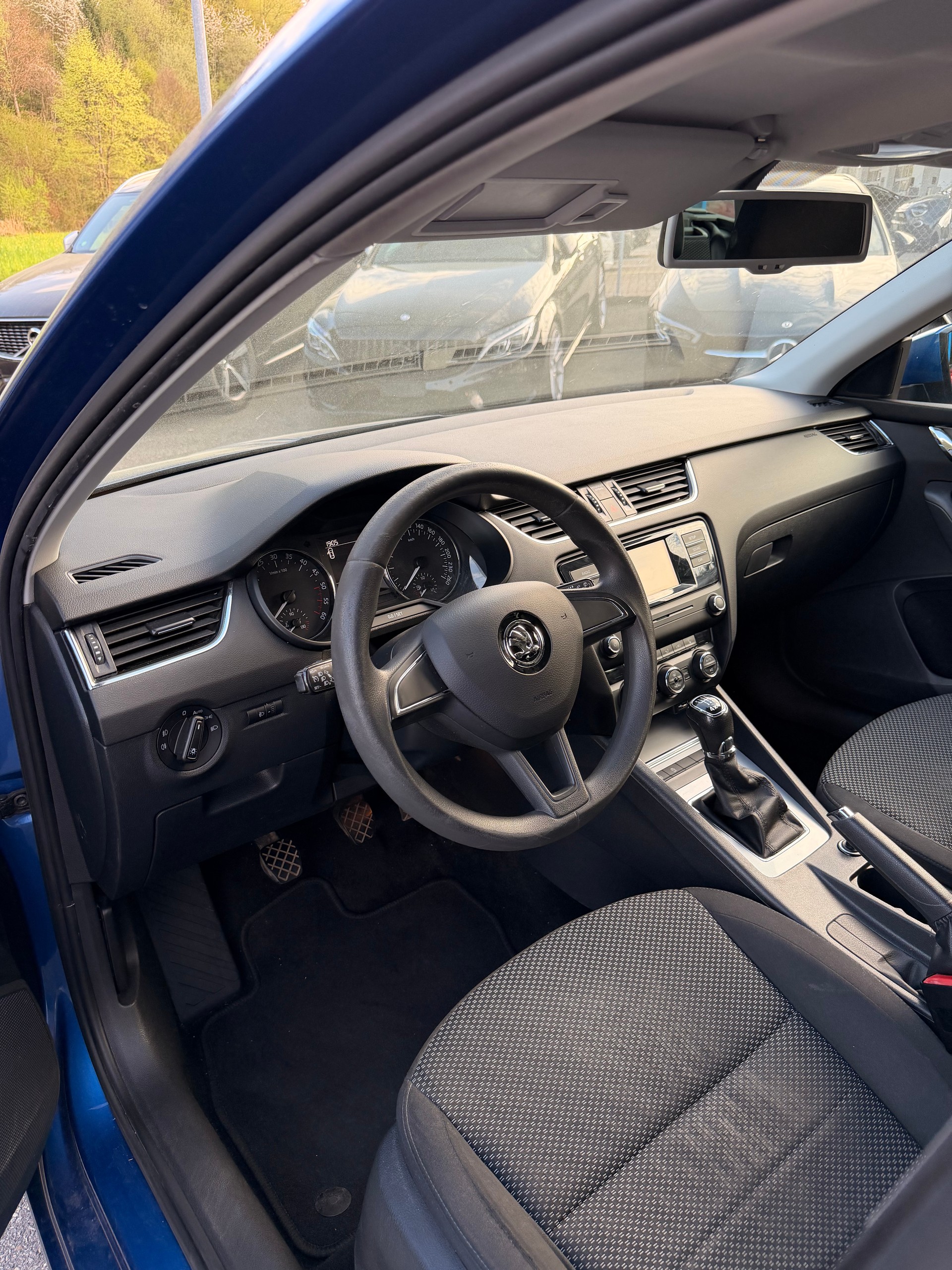 SKODA Octavia Combi 1.6 TDI Ambition 4x4-image-6