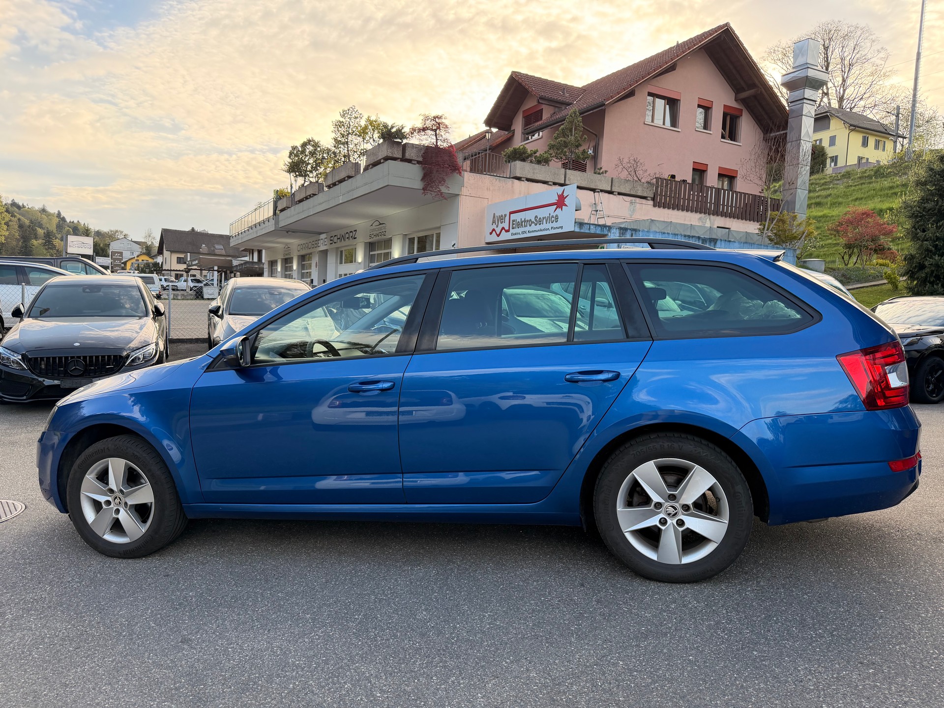 SKODA Octavia Combi 1.6 TDI Ambition 4x4-image-5