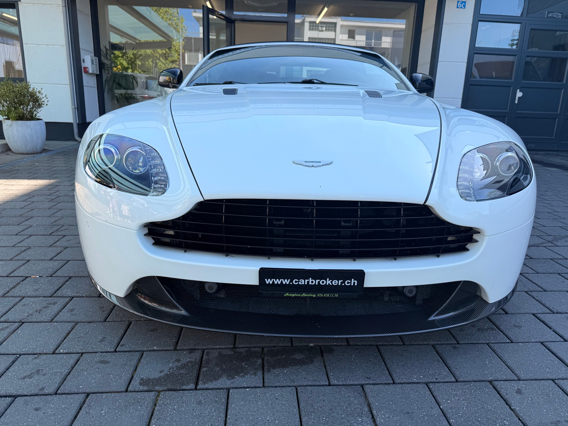 ASTON MARTIN V8 Vantage 4.7 S Sportshift-image-5