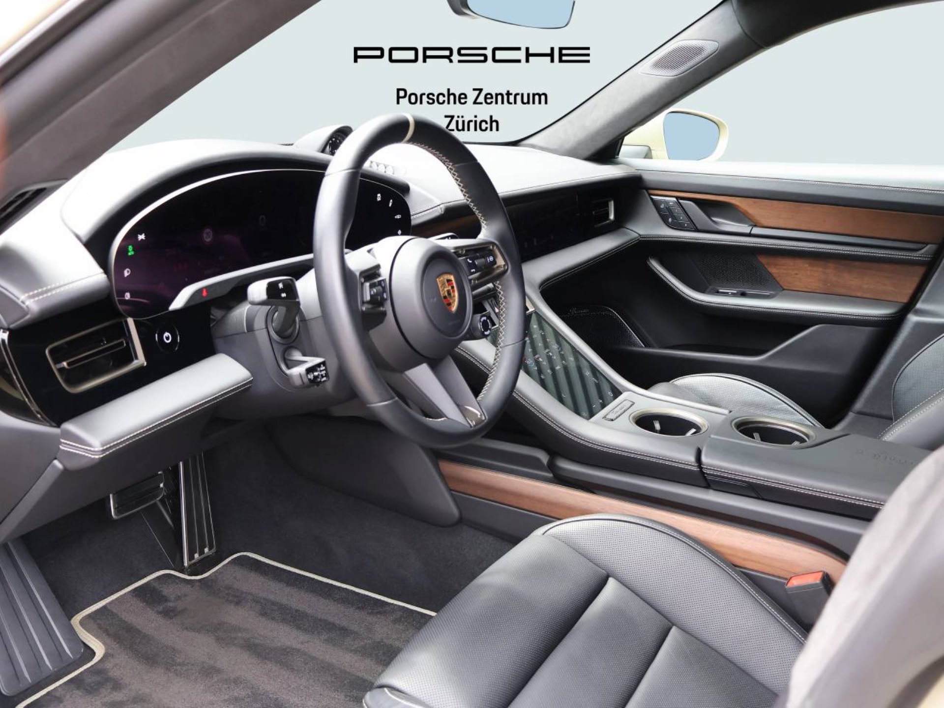 PORSCHE Taycan GTS-showroom-element-3