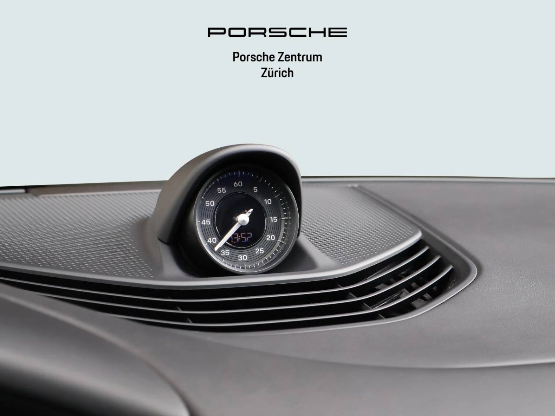 PORSCHE Taycan GTS-image-18