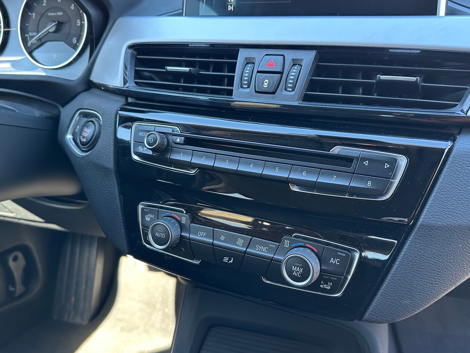 BMW X1 xDrive 25d Steptronic-image-8