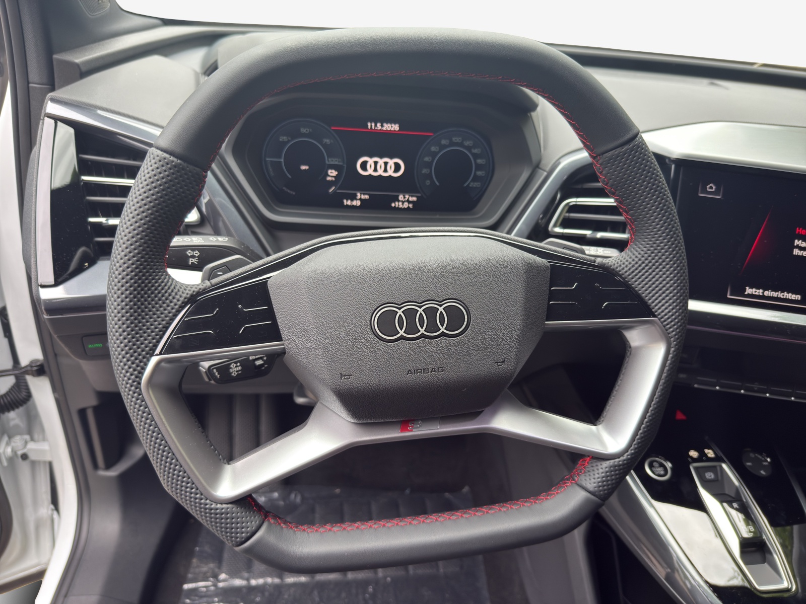 AUDI Q4 e-tron 45 Edition Swiss Ski quattro-image-9