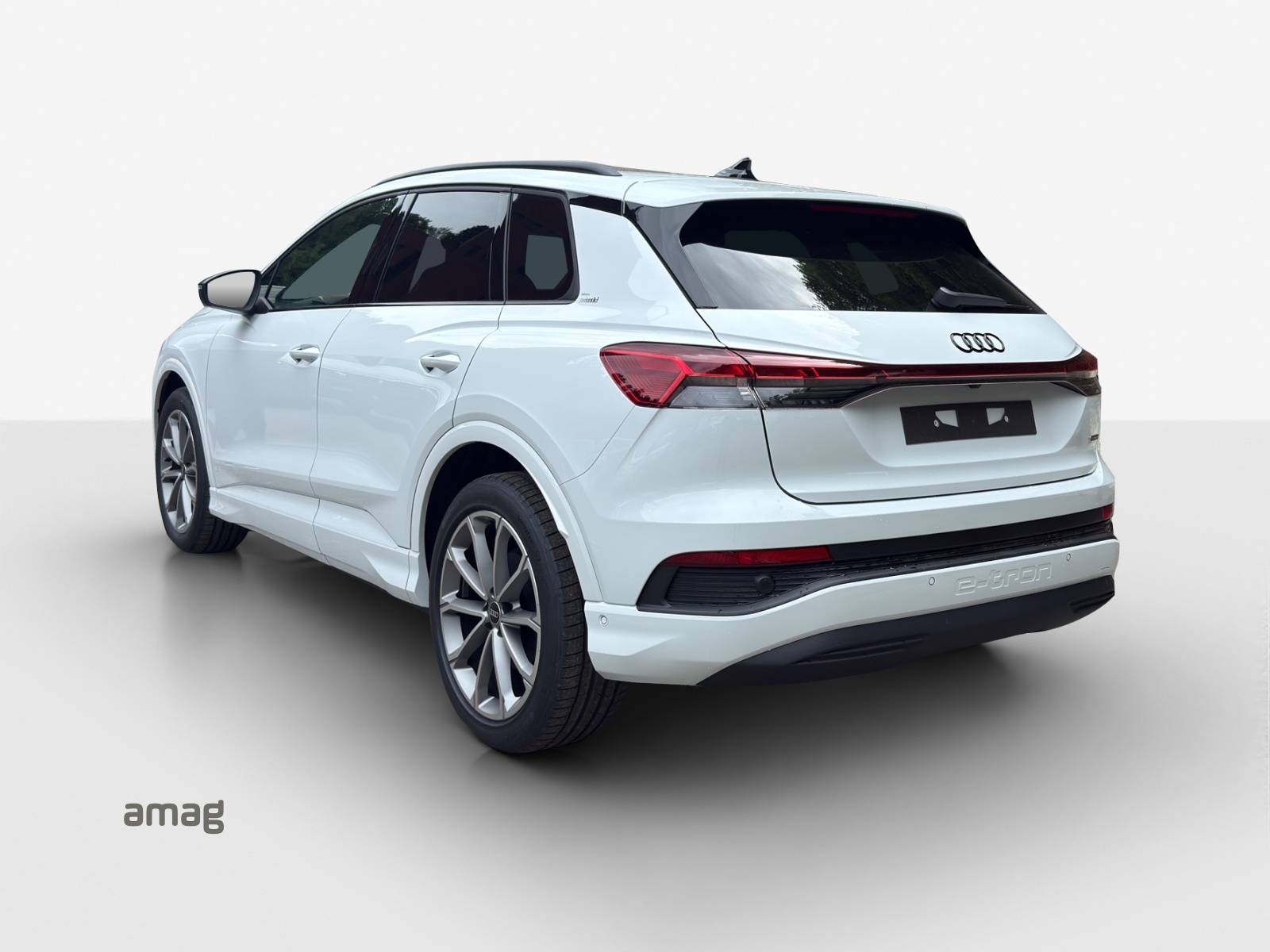 AUDI Q4 e-tron 45 Edition Swiss Ski quattro-image-2