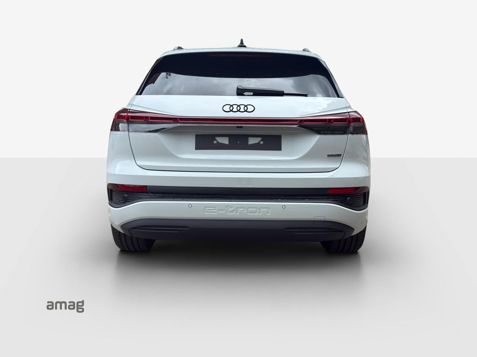 AUDI Q4 e-tron 45 Edition Swiss Ski quattro-image-3