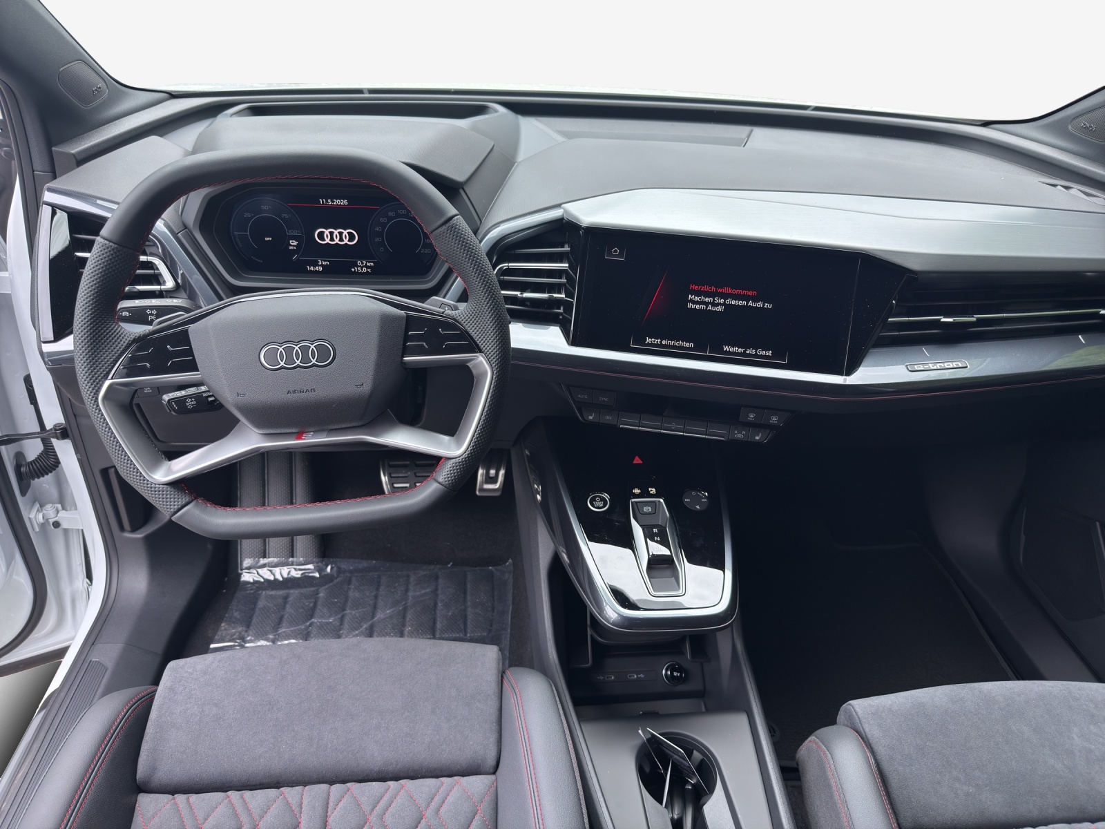 AUDI Q4 e-tron 45 Edition Swiss Ski quattro-image-8