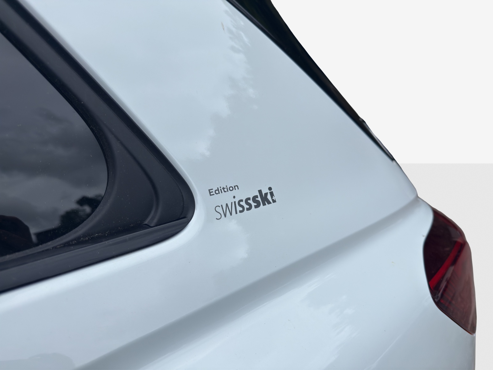 AUDI Q4 e-tron 45 Edition Swiss Ski quattro-image-15