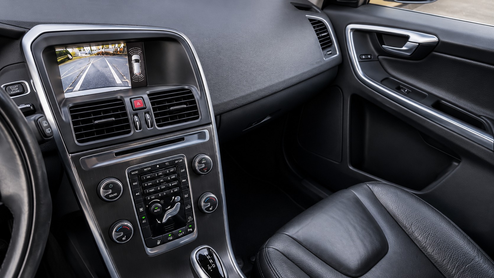 VOLVO XC60 D5 AWD OceanRace Geartronic-image-12