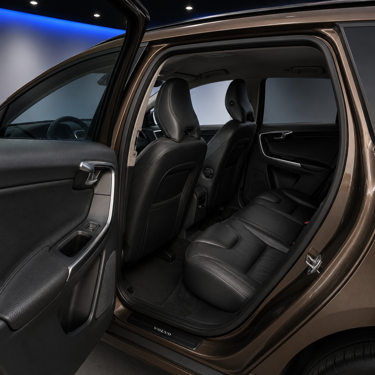 VOLVO XC60 D5 AWD OceanRace Geartronic-image-9