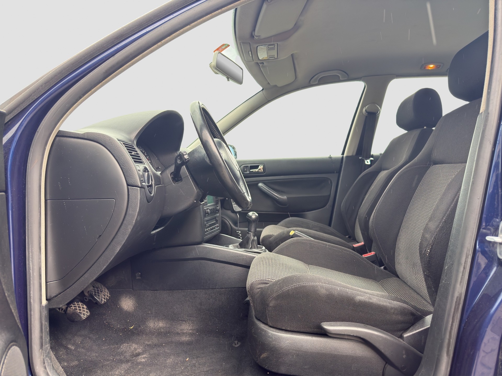 VW Golf 1.9 TDI PD Comfortline ** 131 PS & 6-Gang ** Frisch ab MFK und Service **-image-8
