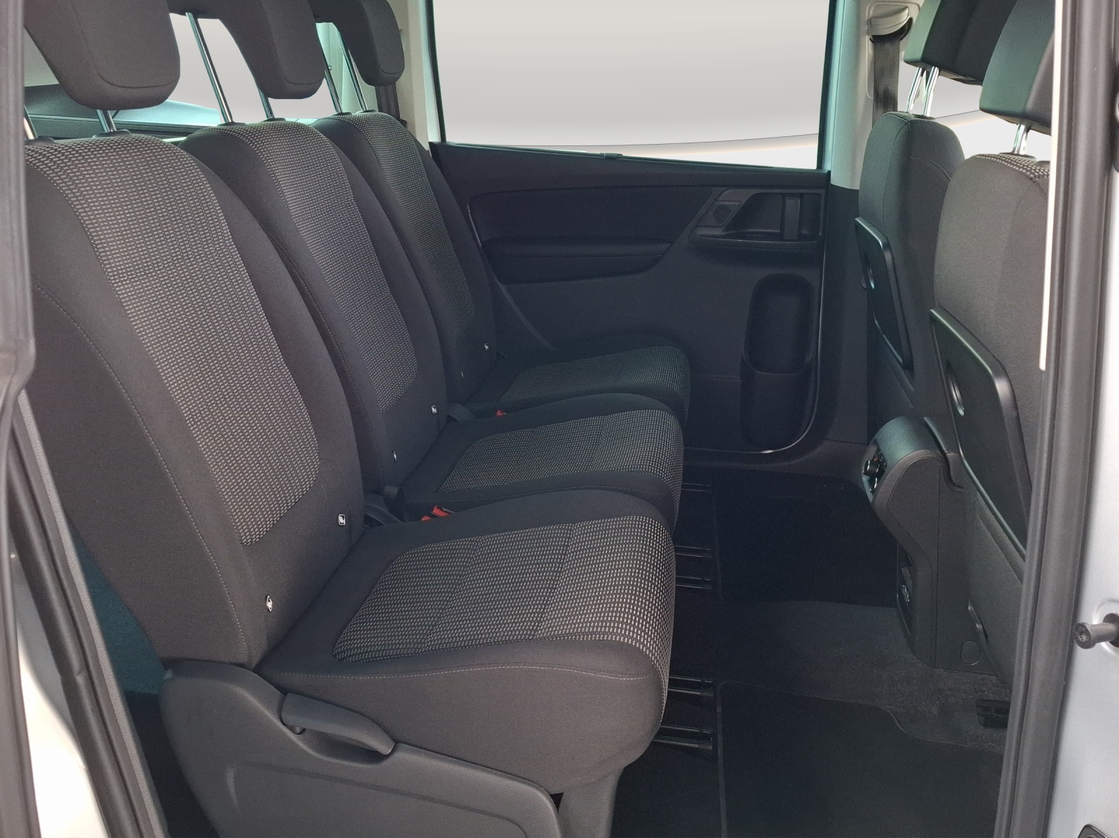 SEAT Alhambra 1.4 TSI Style // 8-fach Aluminiumbereift-image-10
