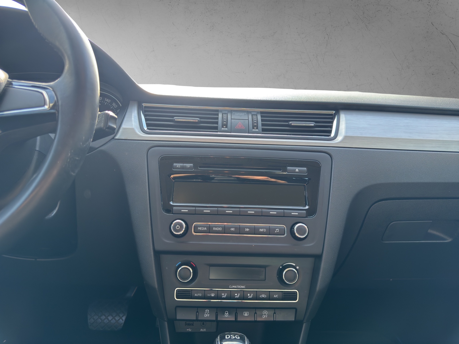 SKODA Rapid Spaceback 1.4 TSI Ambition DSG-image-12