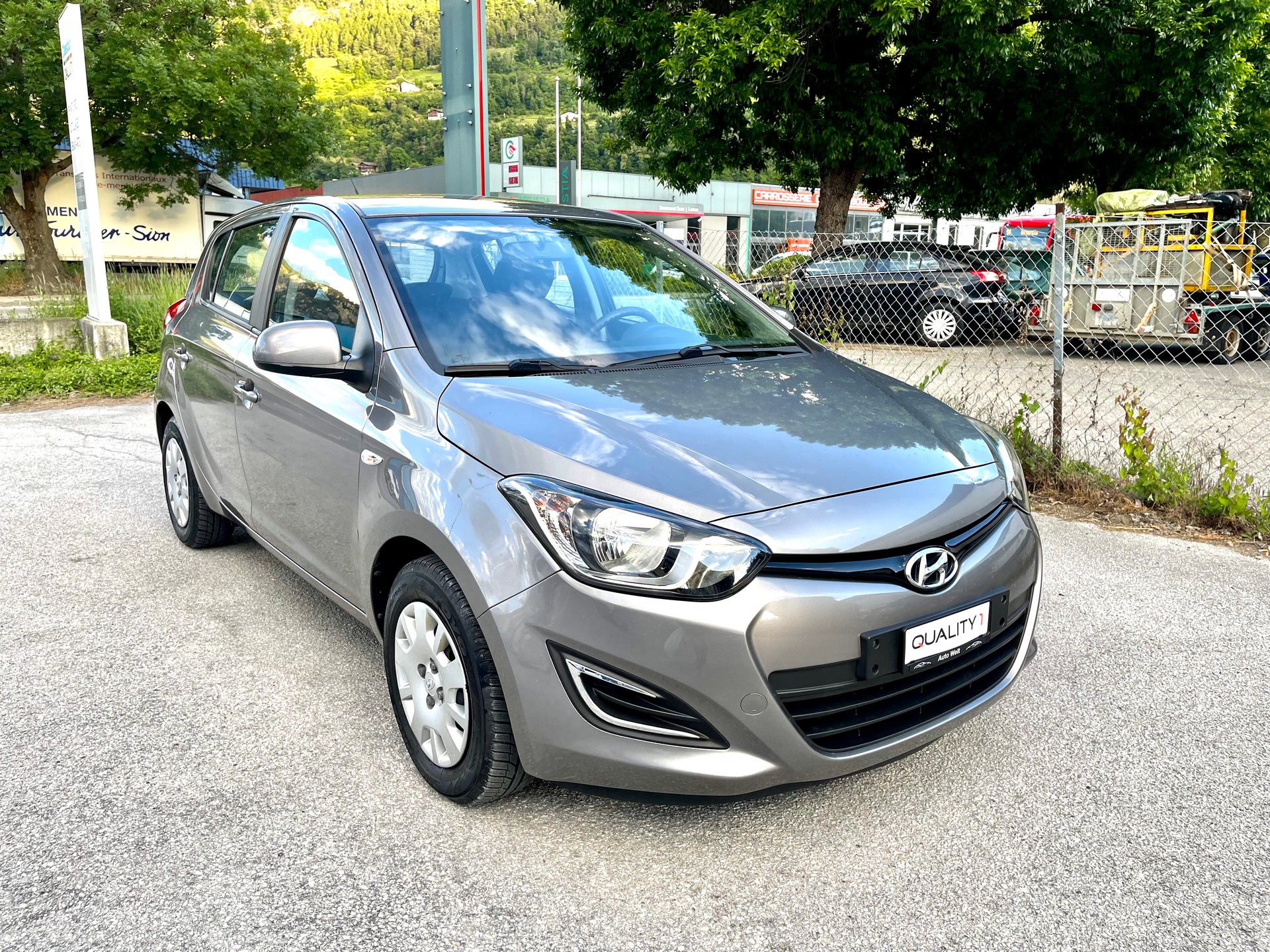 HYUNDAI i20 1.4 Premium-image-28