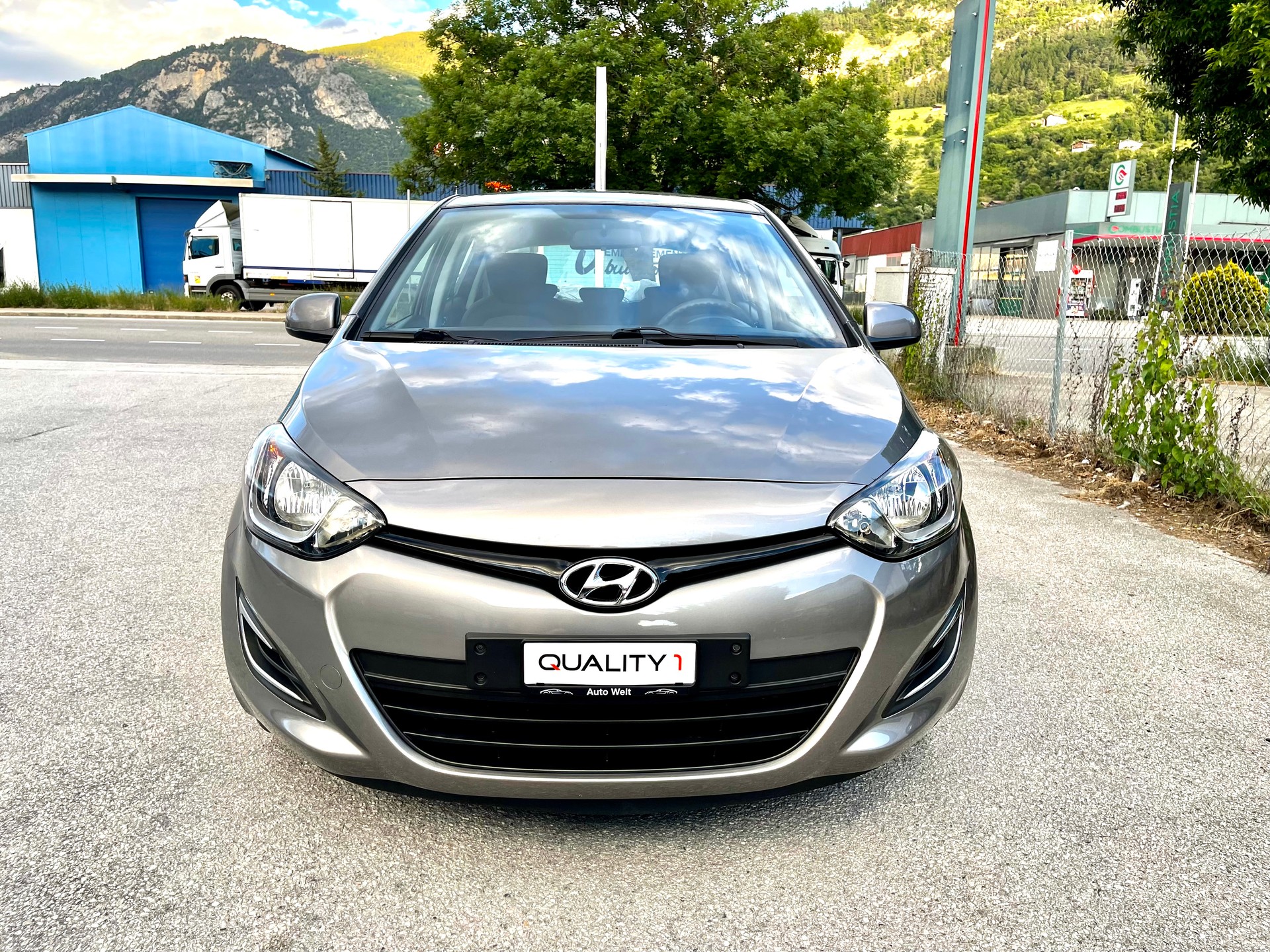 HYUNDAI i20 1.4 Premium-image-13