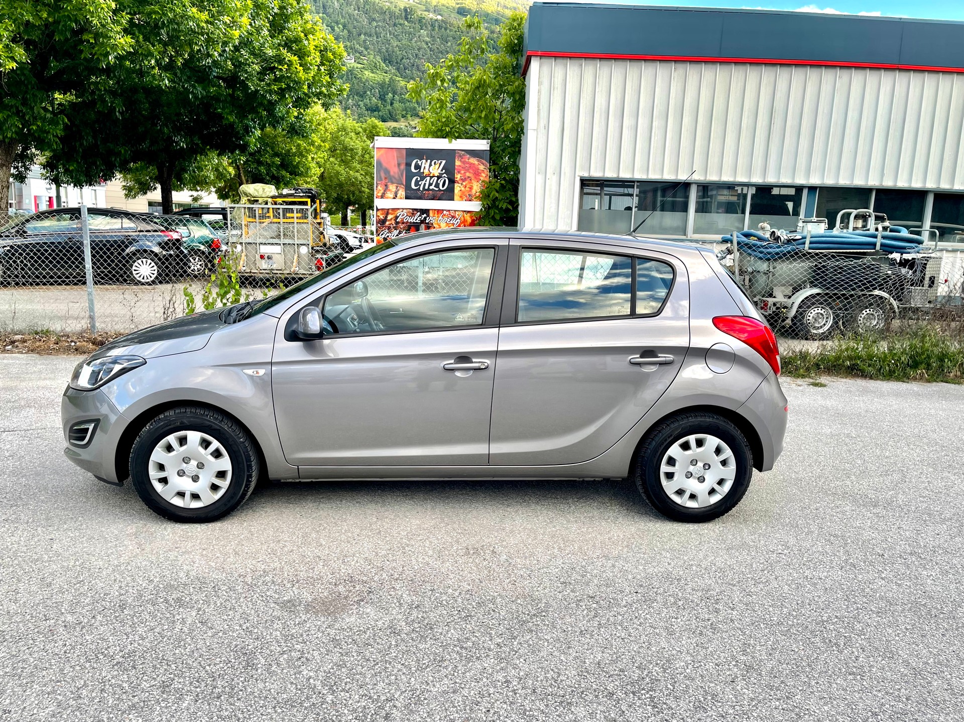HYUNDAI i20 1.4 Premium-image-23