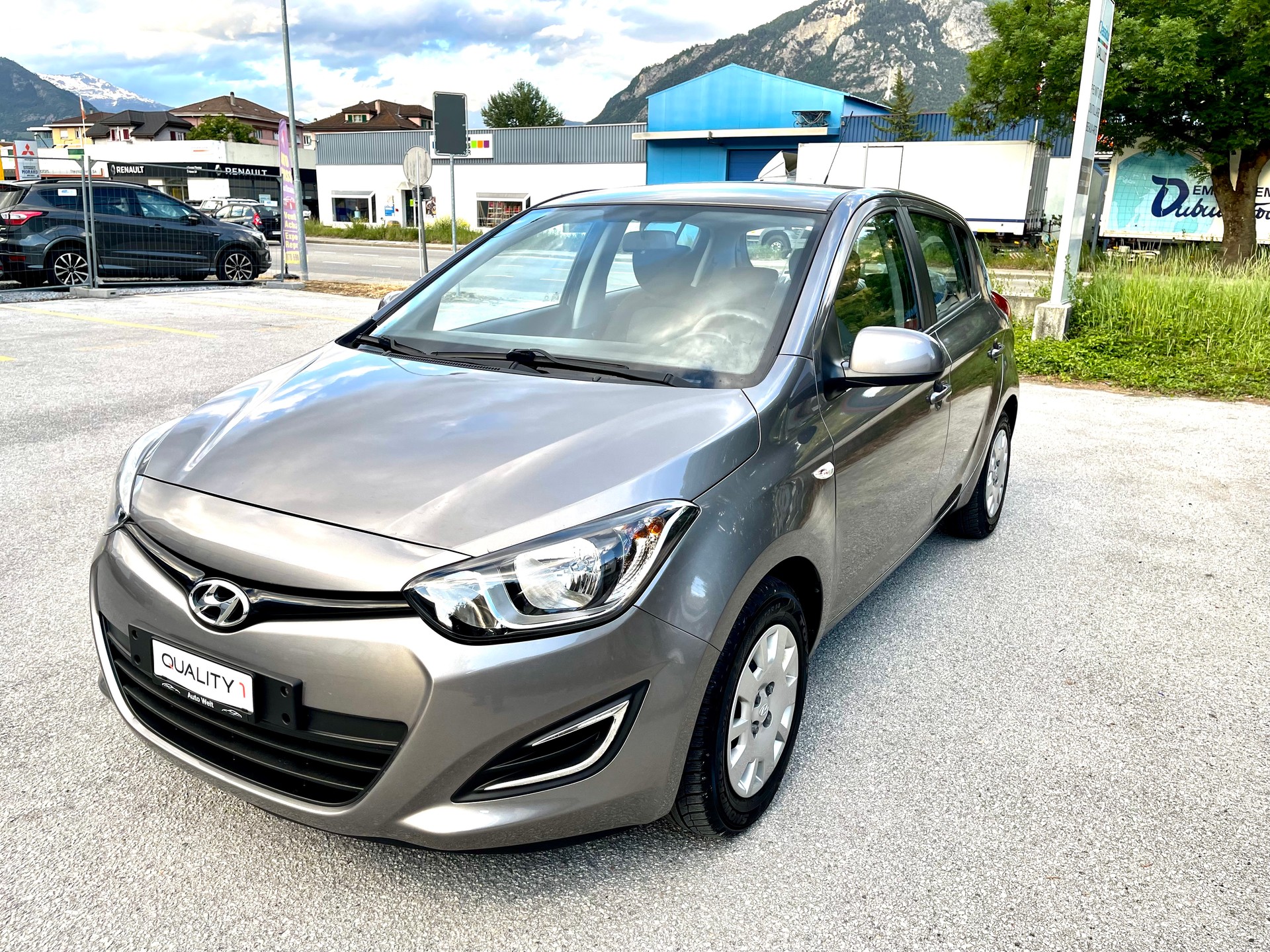 HYUNDAI i20 1.4 Premium-image-14