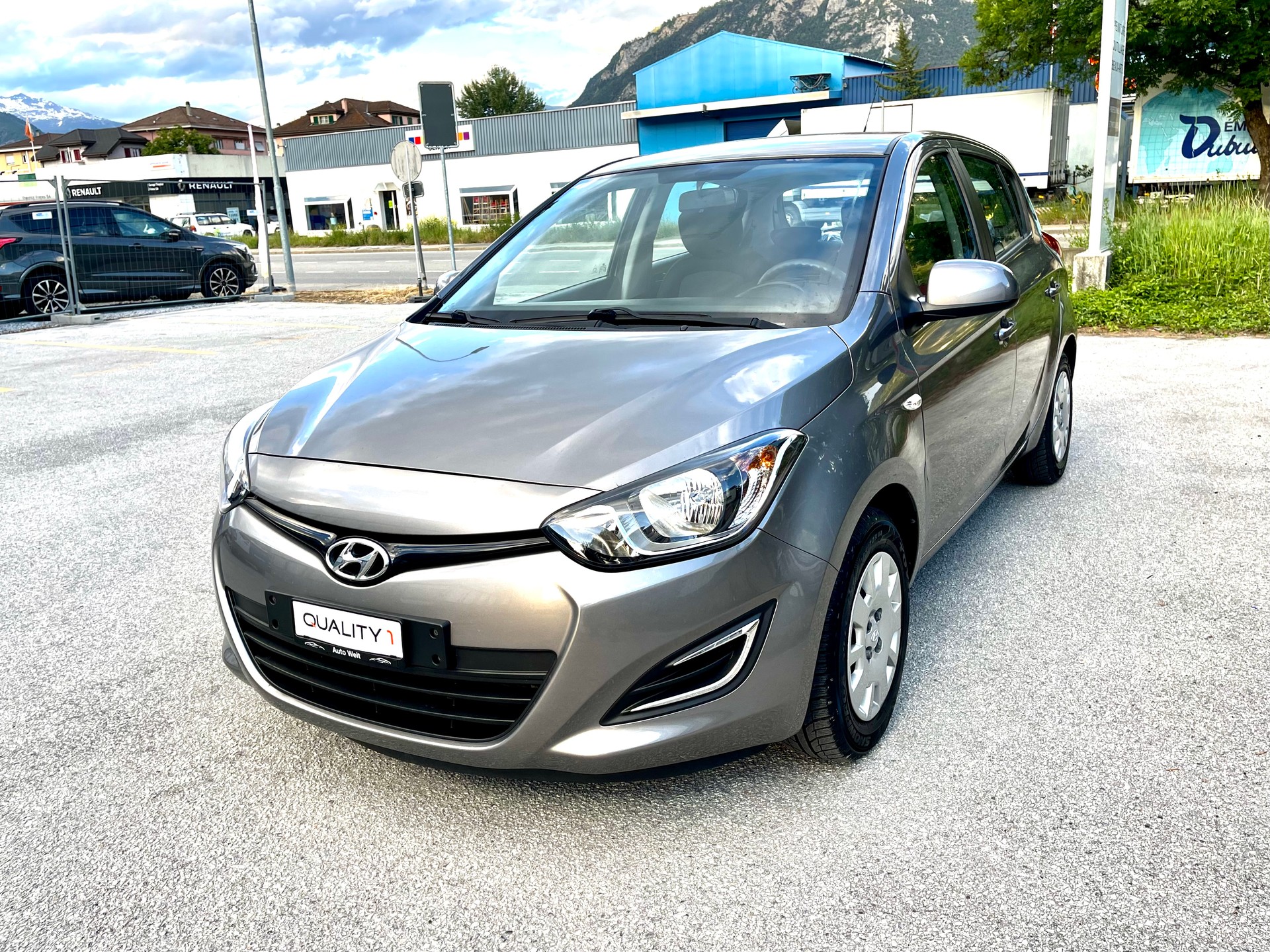 HYUNDAI i20 1.4 Premium-image-27