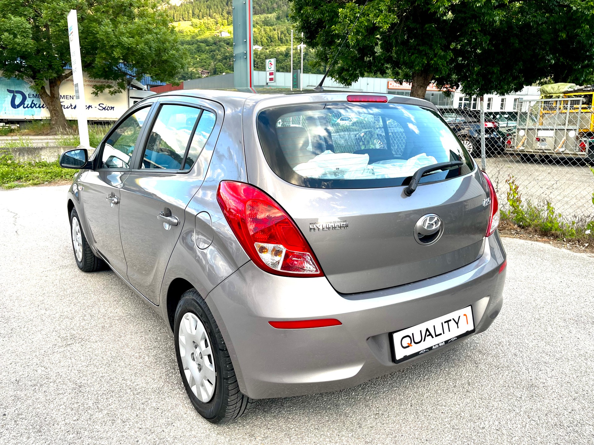 HYUNDAI i20 1.4 Premium-image-6