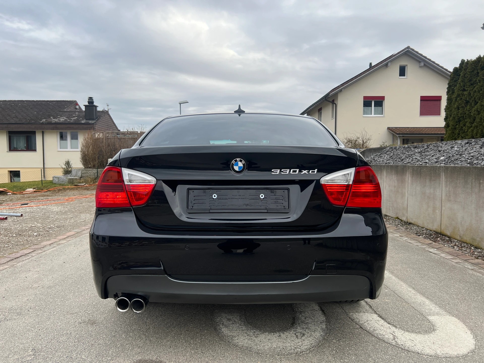 BMW 330xd * M - SPORTPAKET * Leder * Automat * Xenon * Navi *-image-5