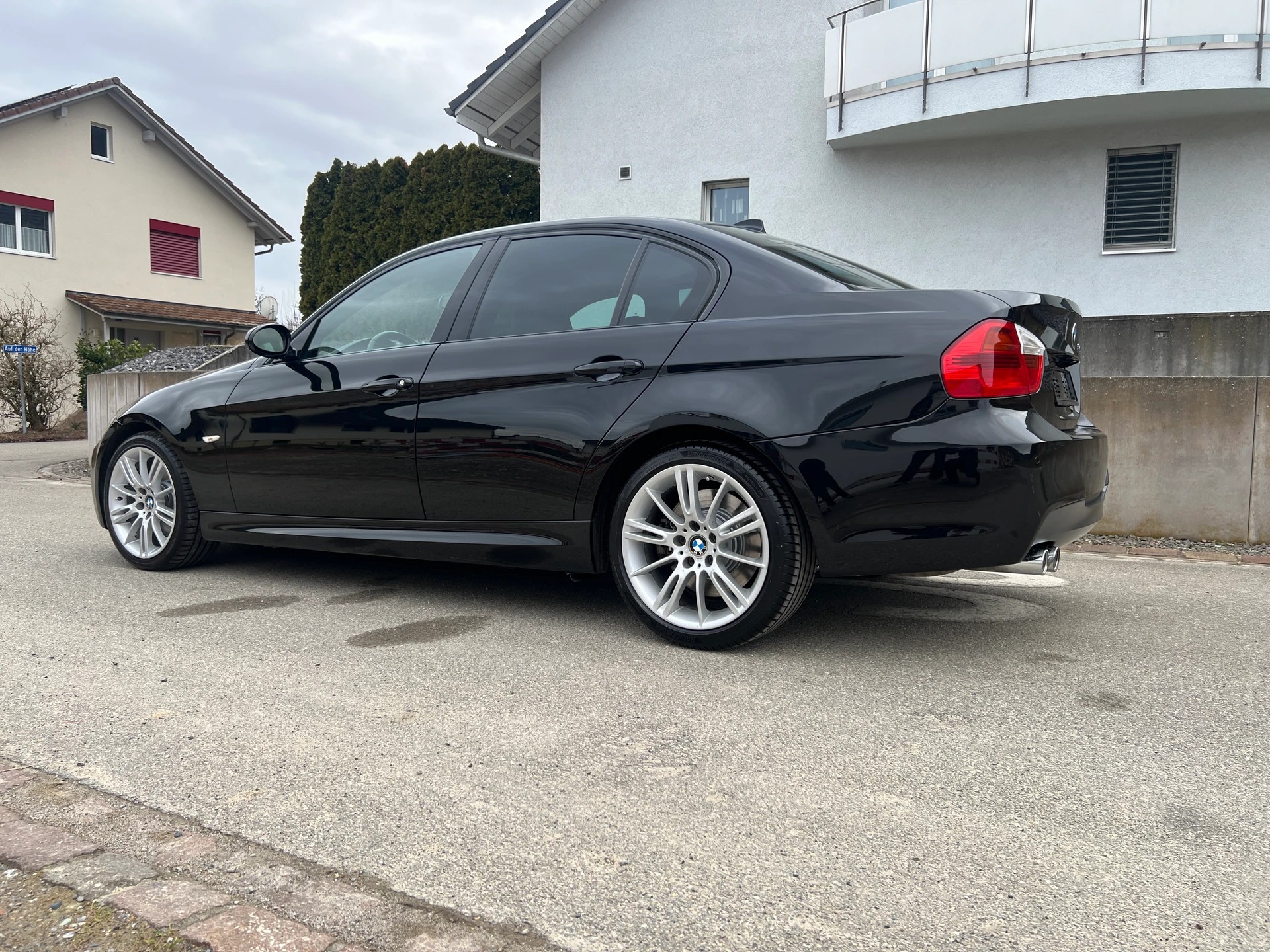 BMW 330xd * M - SPORTPAKET * Leder * Automat * Xenon * Navi *-image-9
