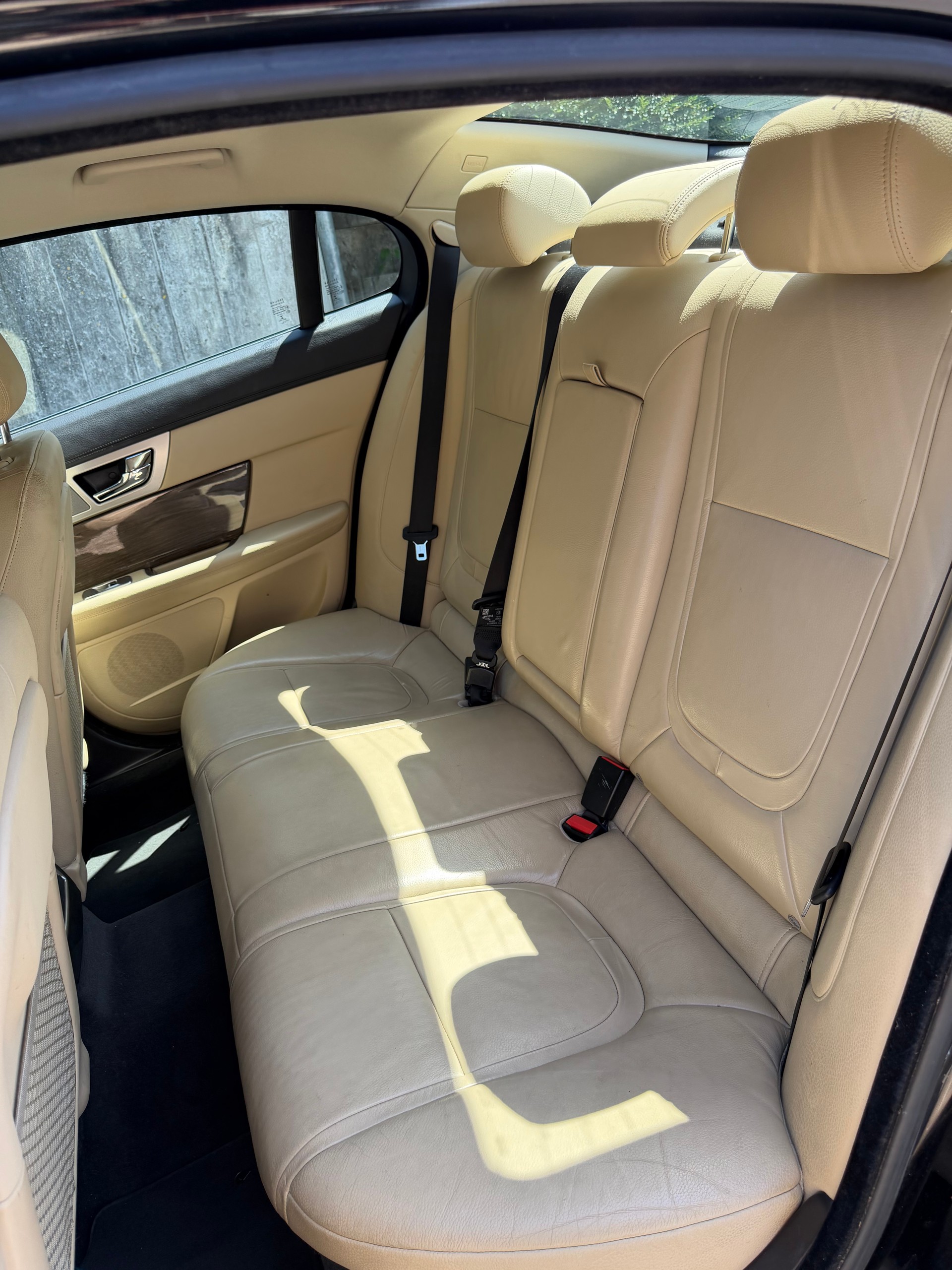 JAGUAR XF 3.0d V6 Luxury-image-11