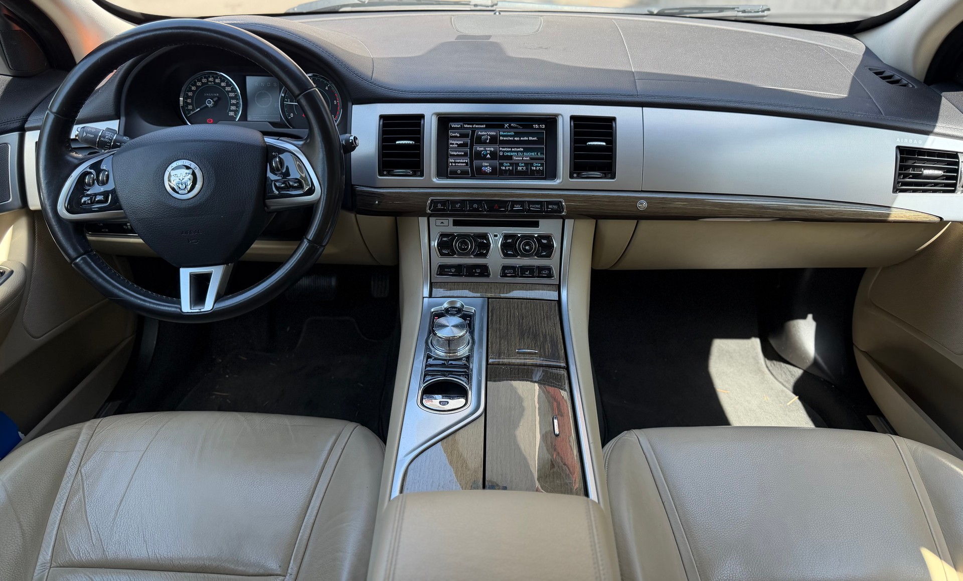 JAGUAR XF 3.0d V6 Luxury-image-6