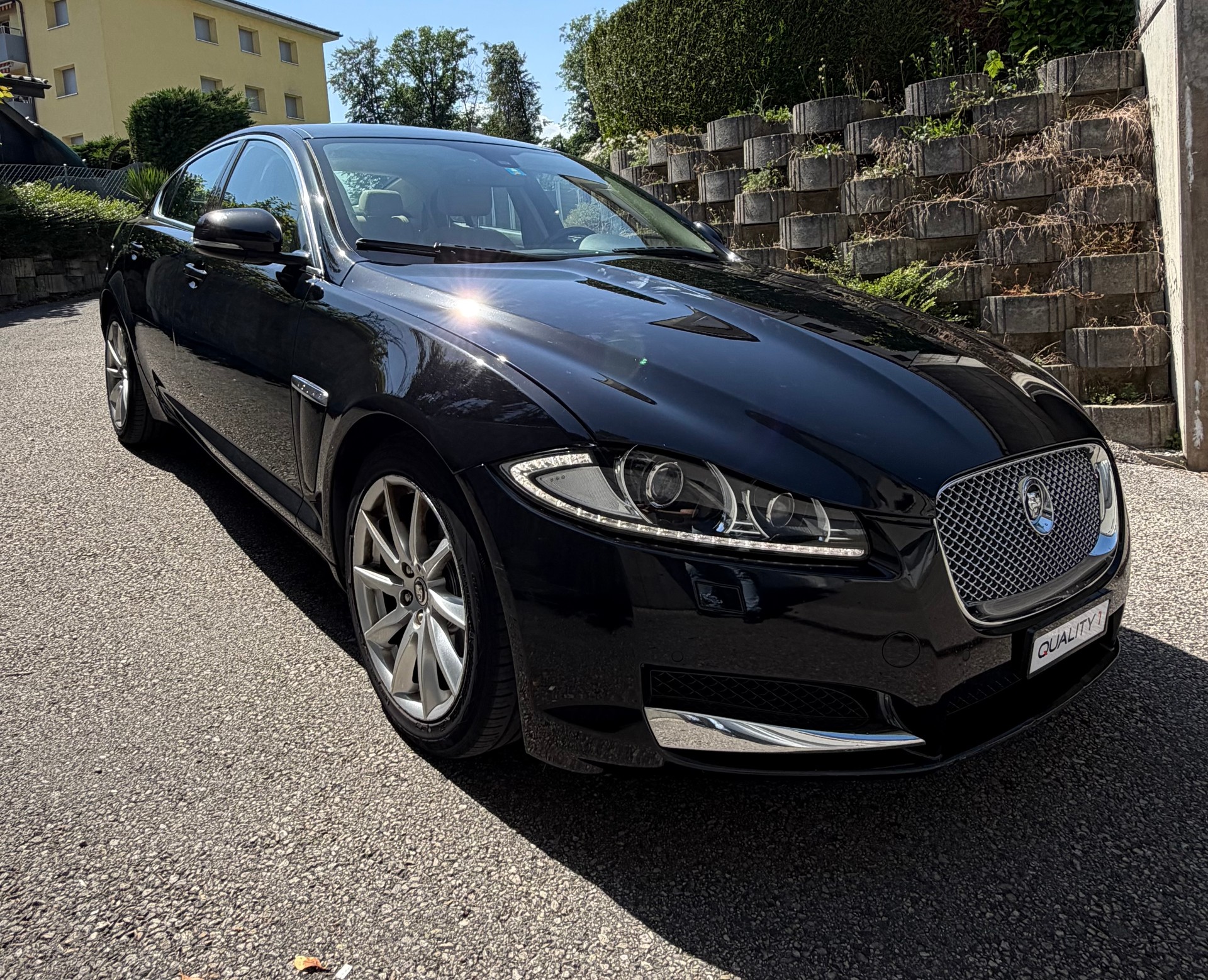 JAGUAR XF 3.0d V6 Luxury-image-0