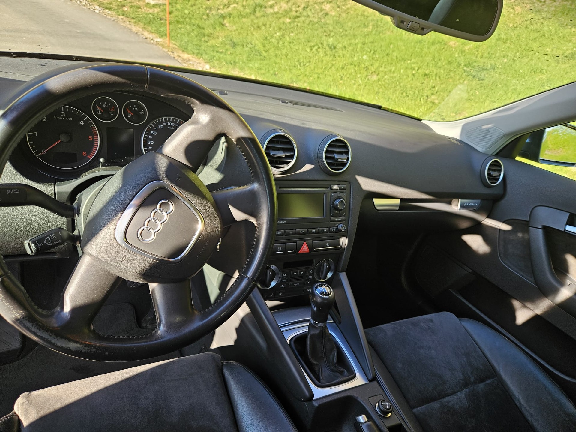 AUDI A3 Sportback 2.0 TDI Ambition quattro-image-6