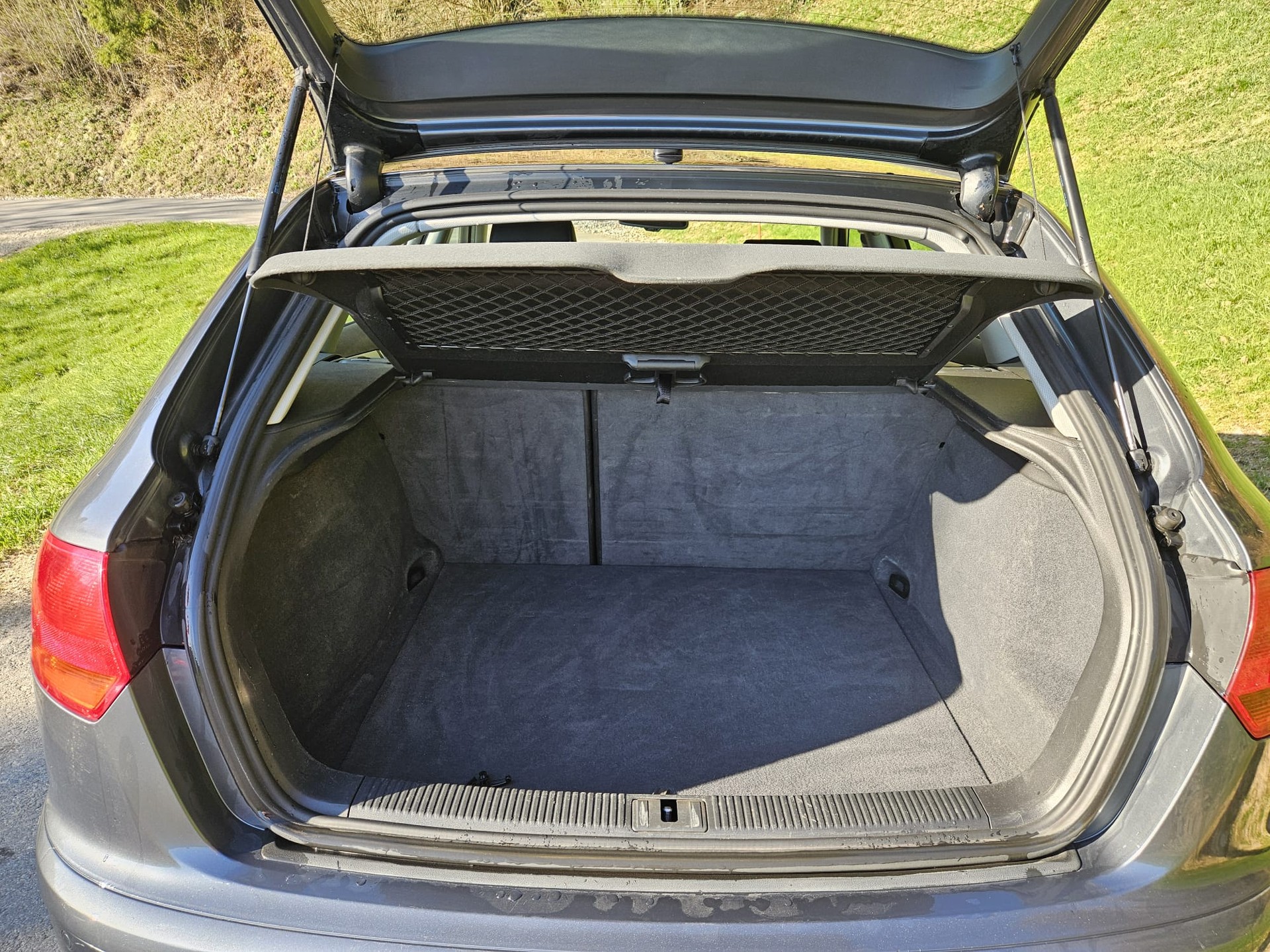 AUDI A3 Sportback 2.0 TDI Ambition quattro-image-3