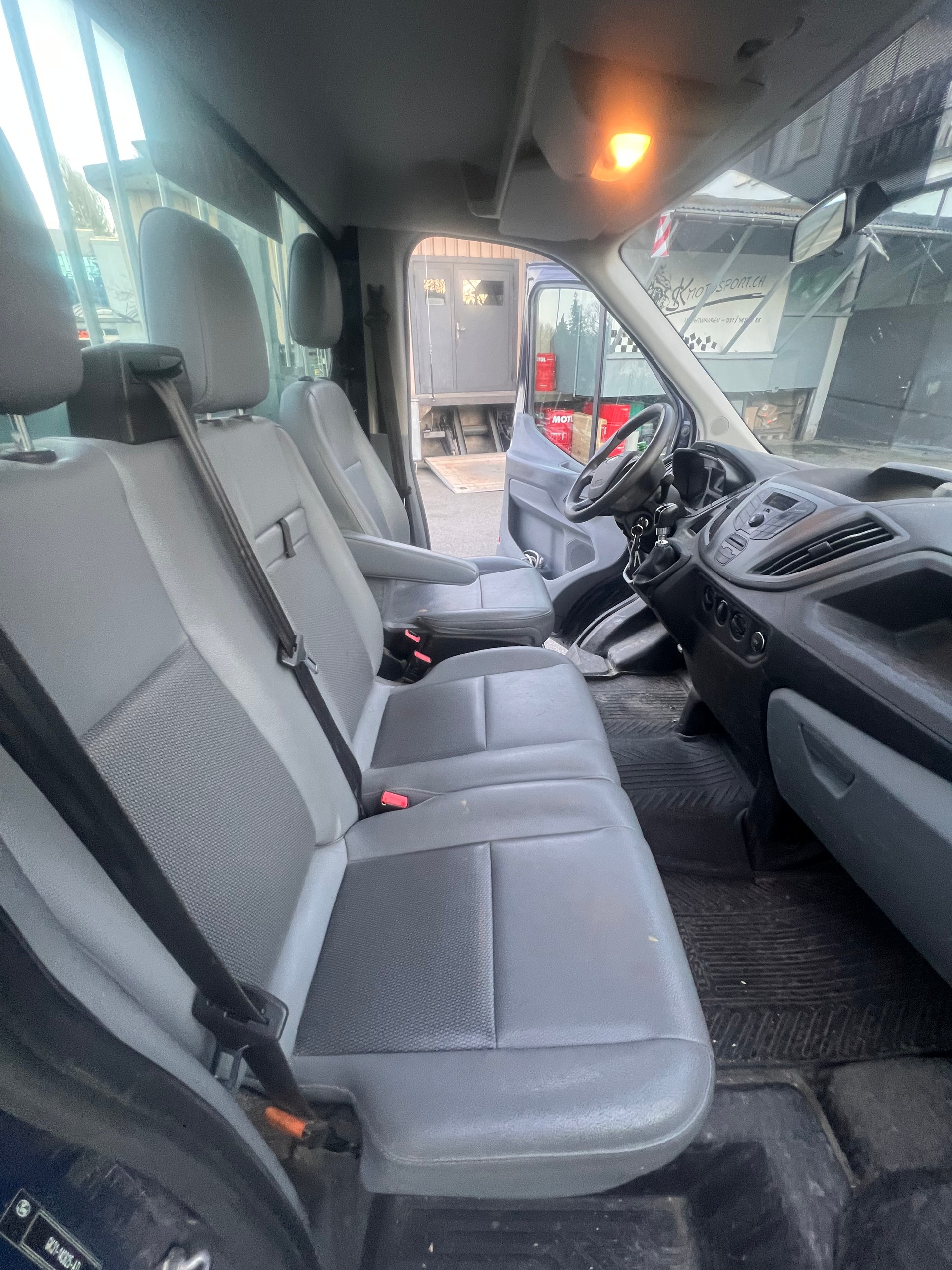 FORD Transit 350 L4 Ambiente 2.0 TDCi 130 FWD-image-5