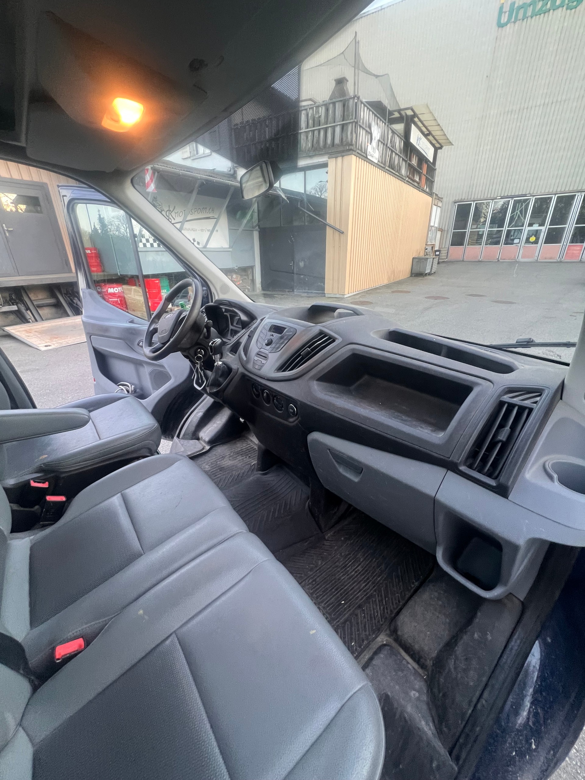 FORD Transit 350 L4 Ambiente 2.0 TDCi 130 FWD-image-4