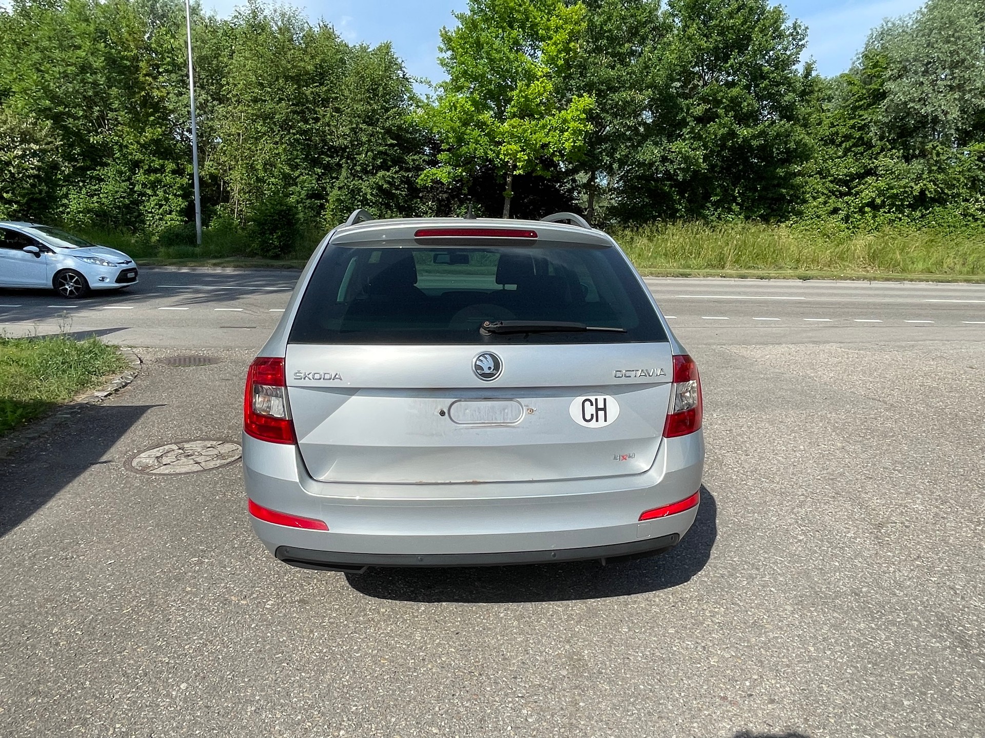 SKODA Octavia Combi 1.6 TDI Elegance 4x4-image-3