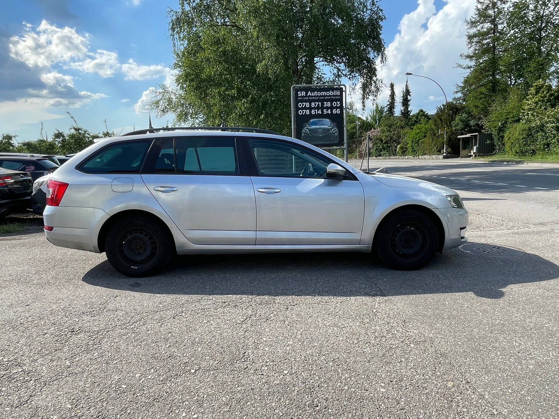 SKODA Octavia Combi 1.6 TDI Elegance 4x4-image-5