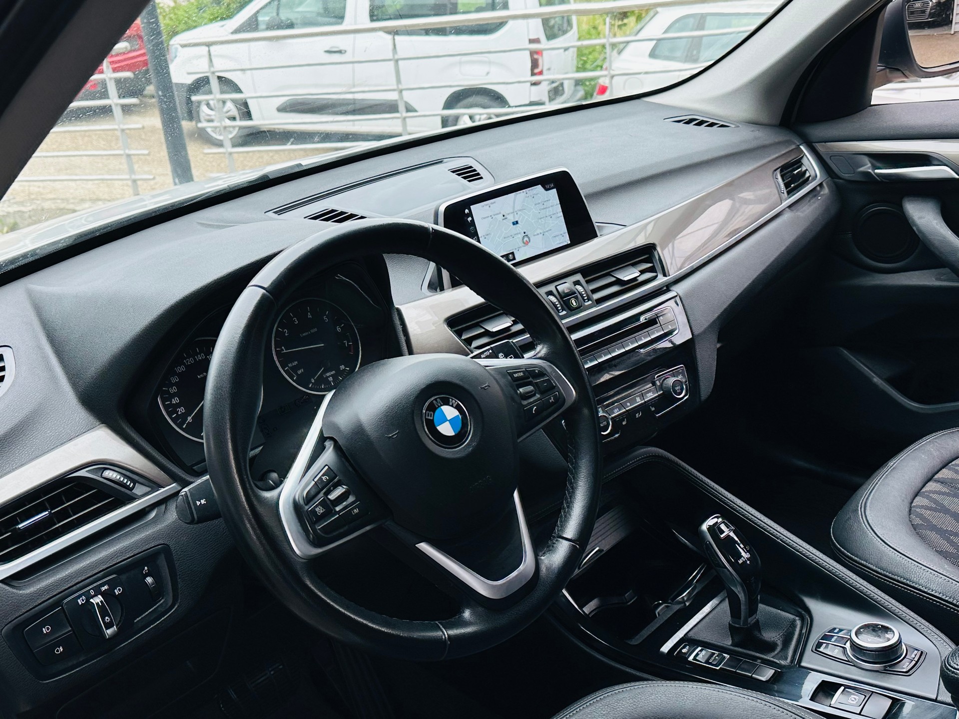 BMW X1 sDrive 18i xLine Steptronic DSK-image-12
