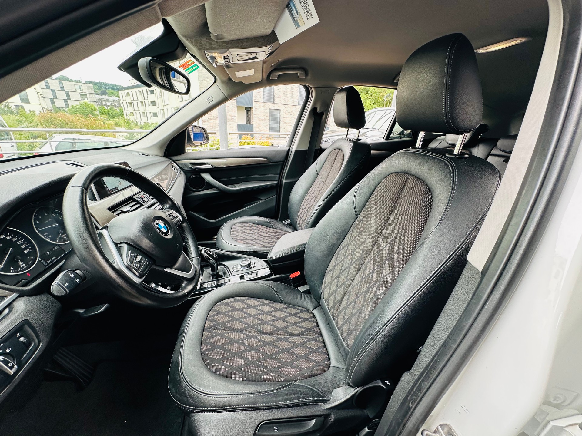BMW X1 sDrive 18i xLine Steptronic DSK-image-9