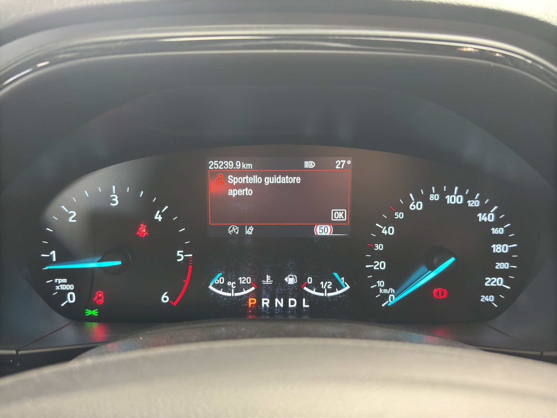 FORD Focus 1.5 TDCi EcoBlue ST-Line Automatic-image-10