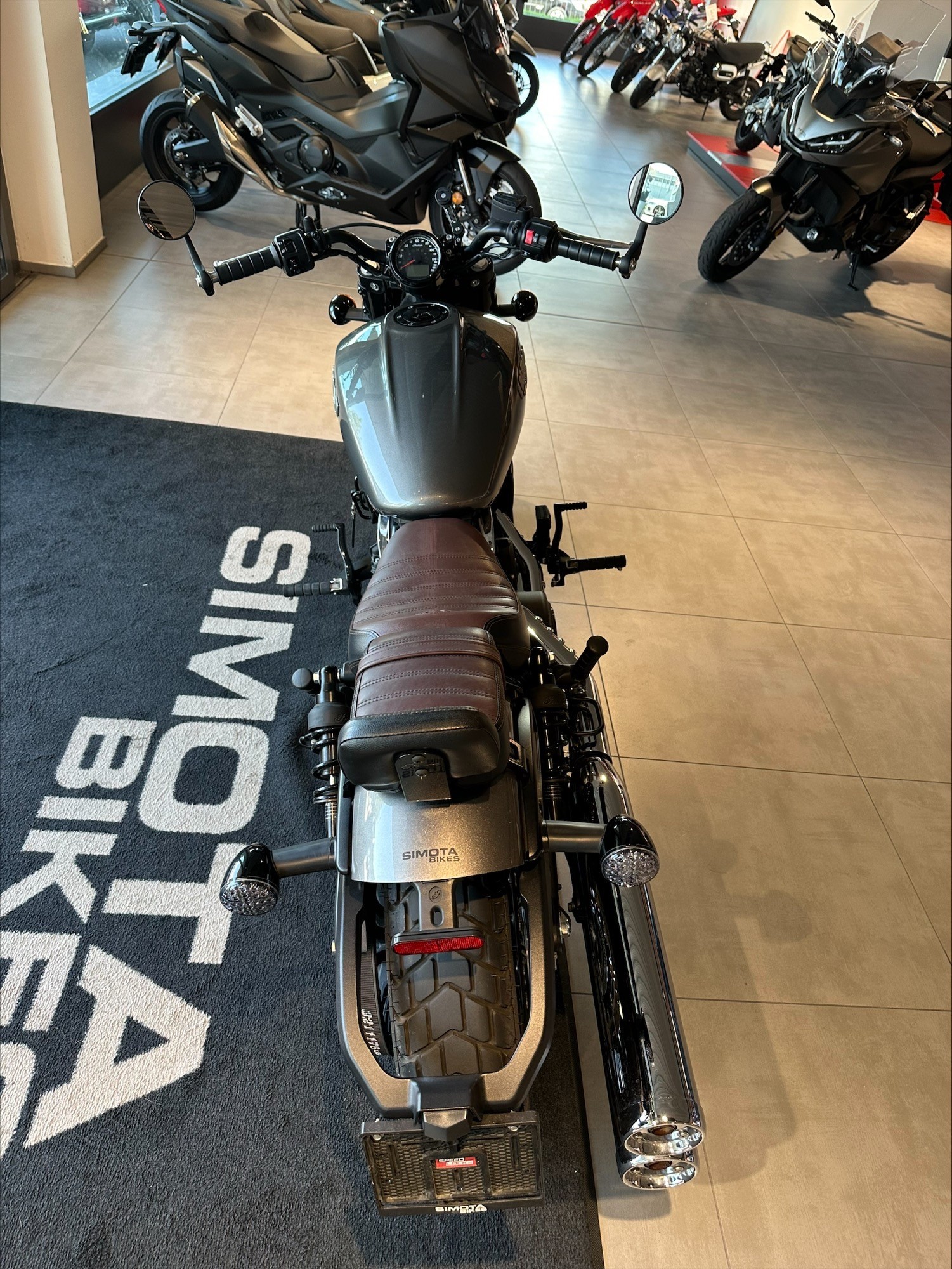 INDIAN Scout Bobber-showroom-element-2