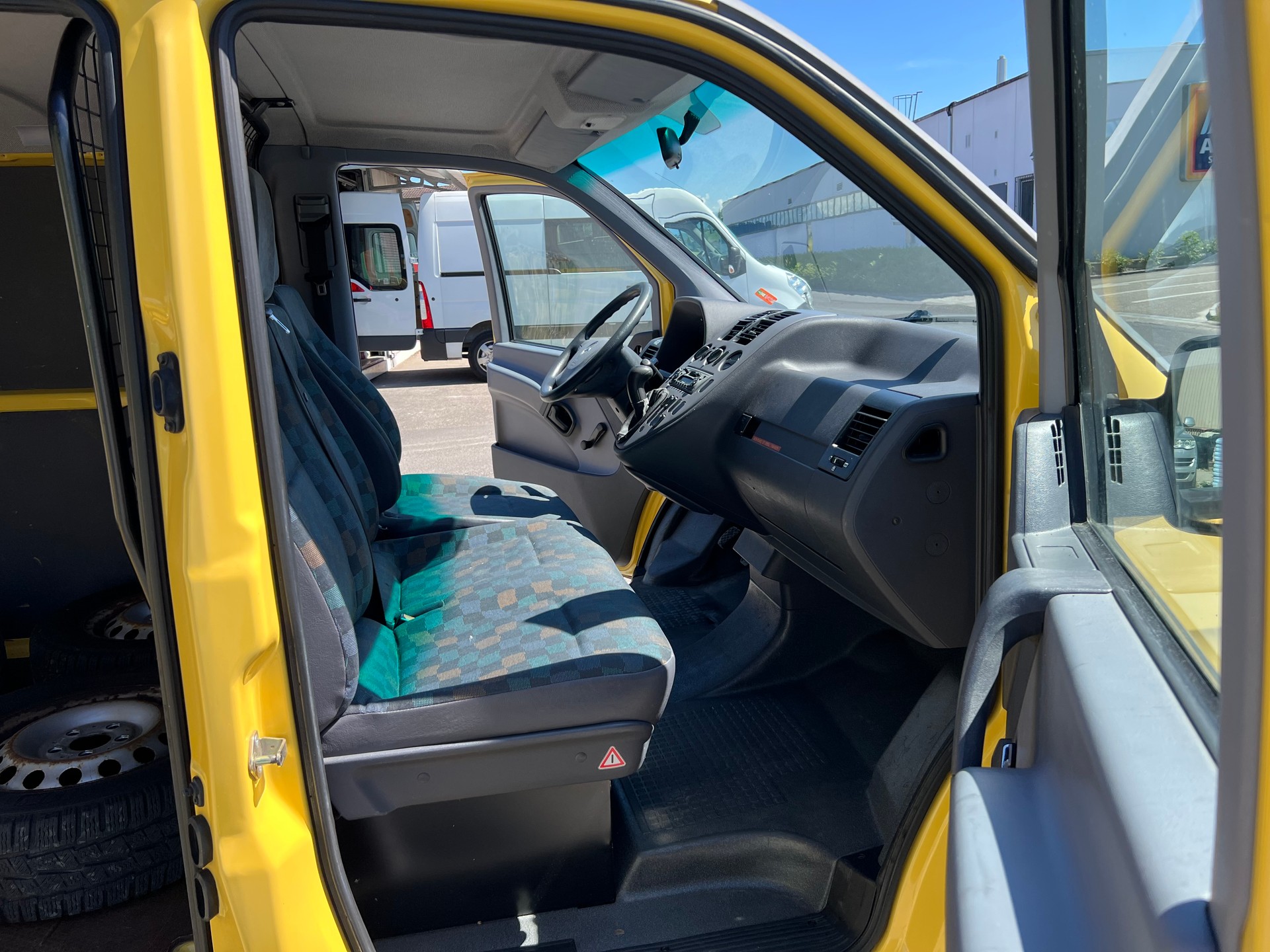 MERCEDES-BENZ Vito 110CDI-image-8