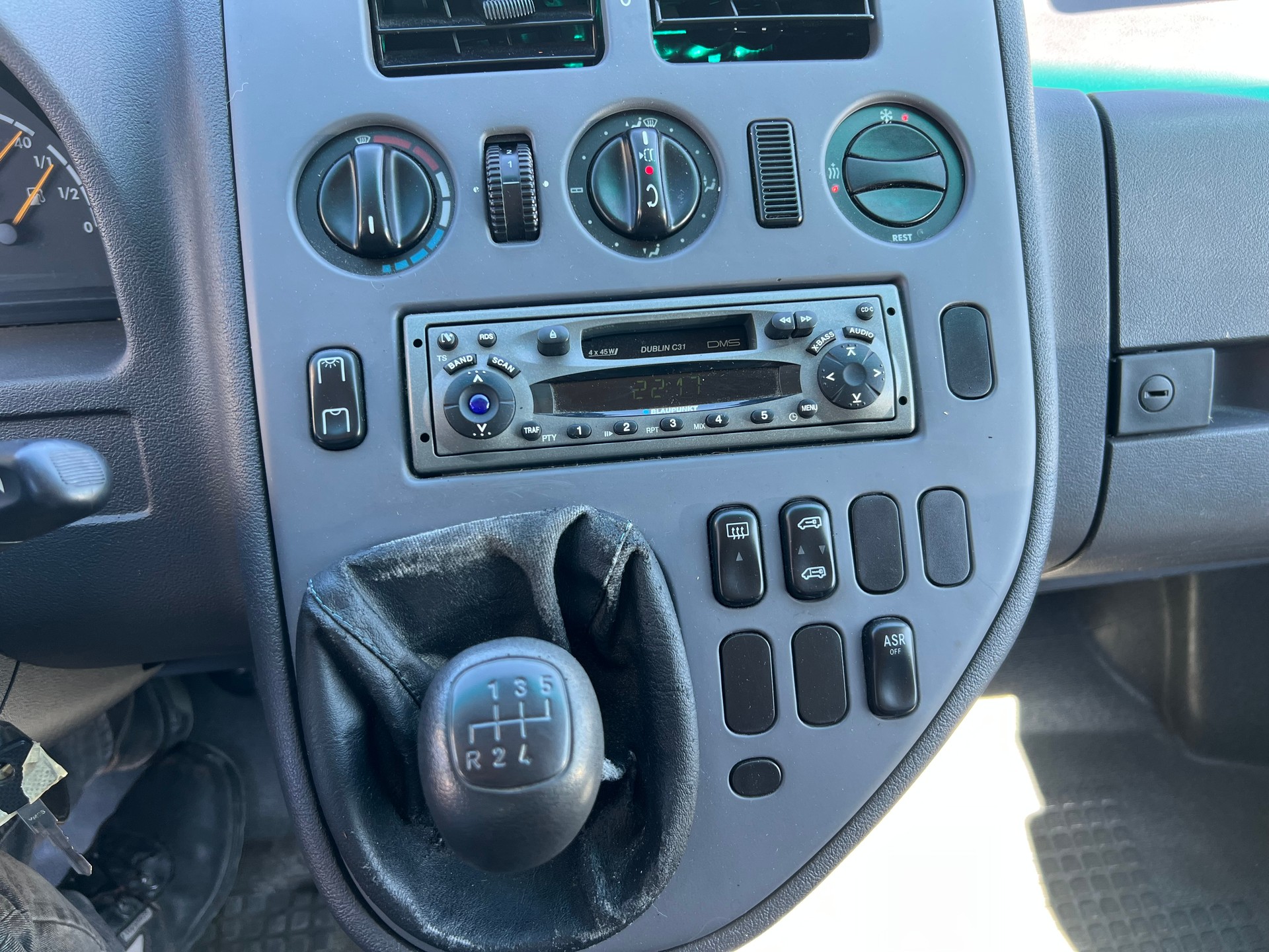 MERCEDES-BENZ Vito 110CDI-image-14